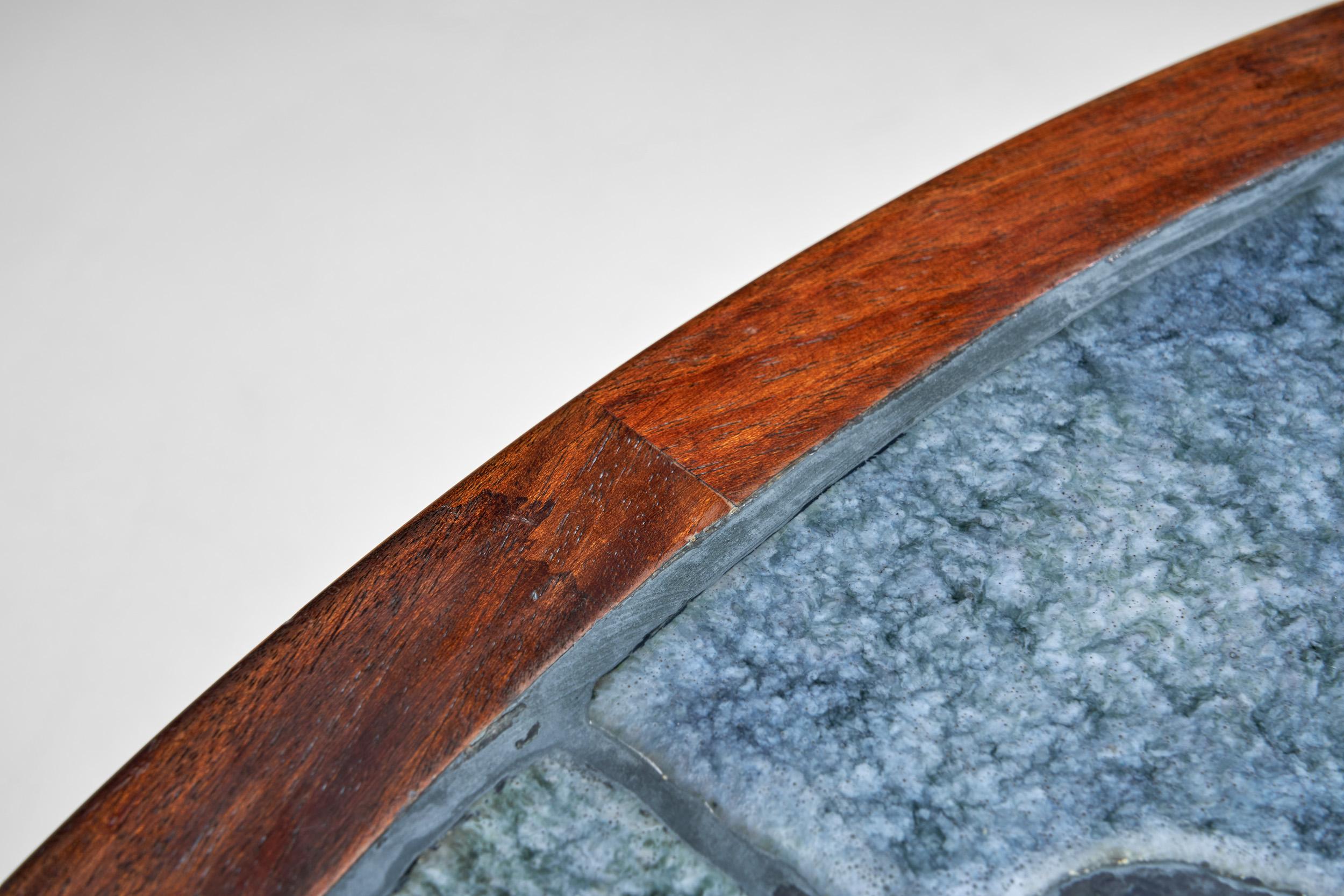 Table basse moderne danoise avec carreaux bleus, Danemark années 1950 en vente 1