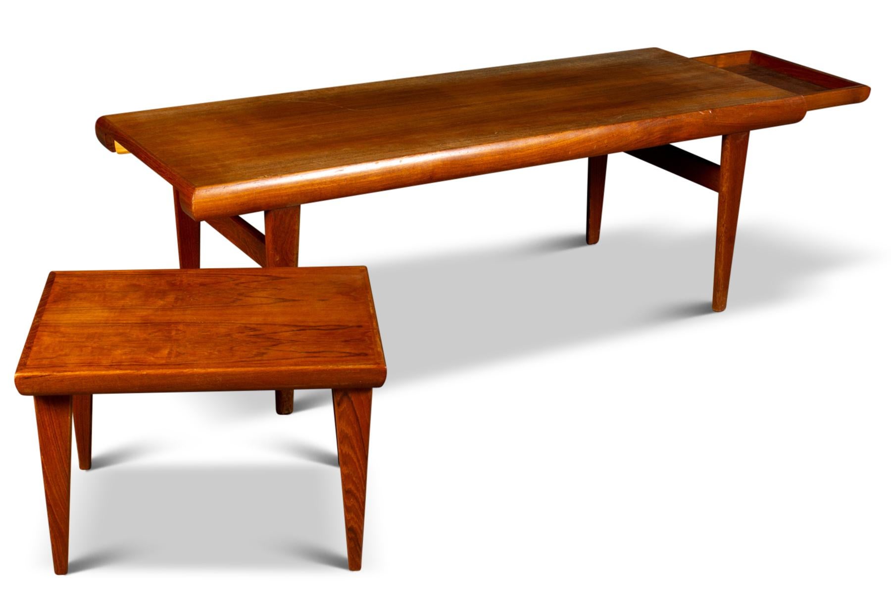 Danish Modern Coffee Table With Small Foldable Side Table In Good Condition For Sale In Berkeley, CA