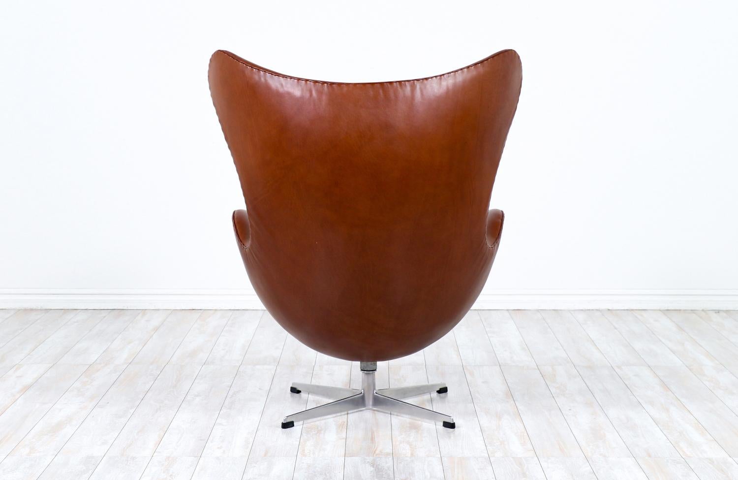 Aluminum Expertly Restored - Danish Modern Cognac Leather “Egg” Chair by Arne Jacobsen For Sale