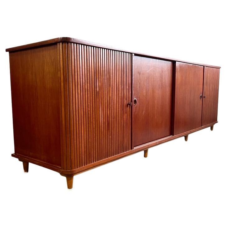 Dänische moderne Konsole oder Kredenz mit Tambour-Türen im Angebot