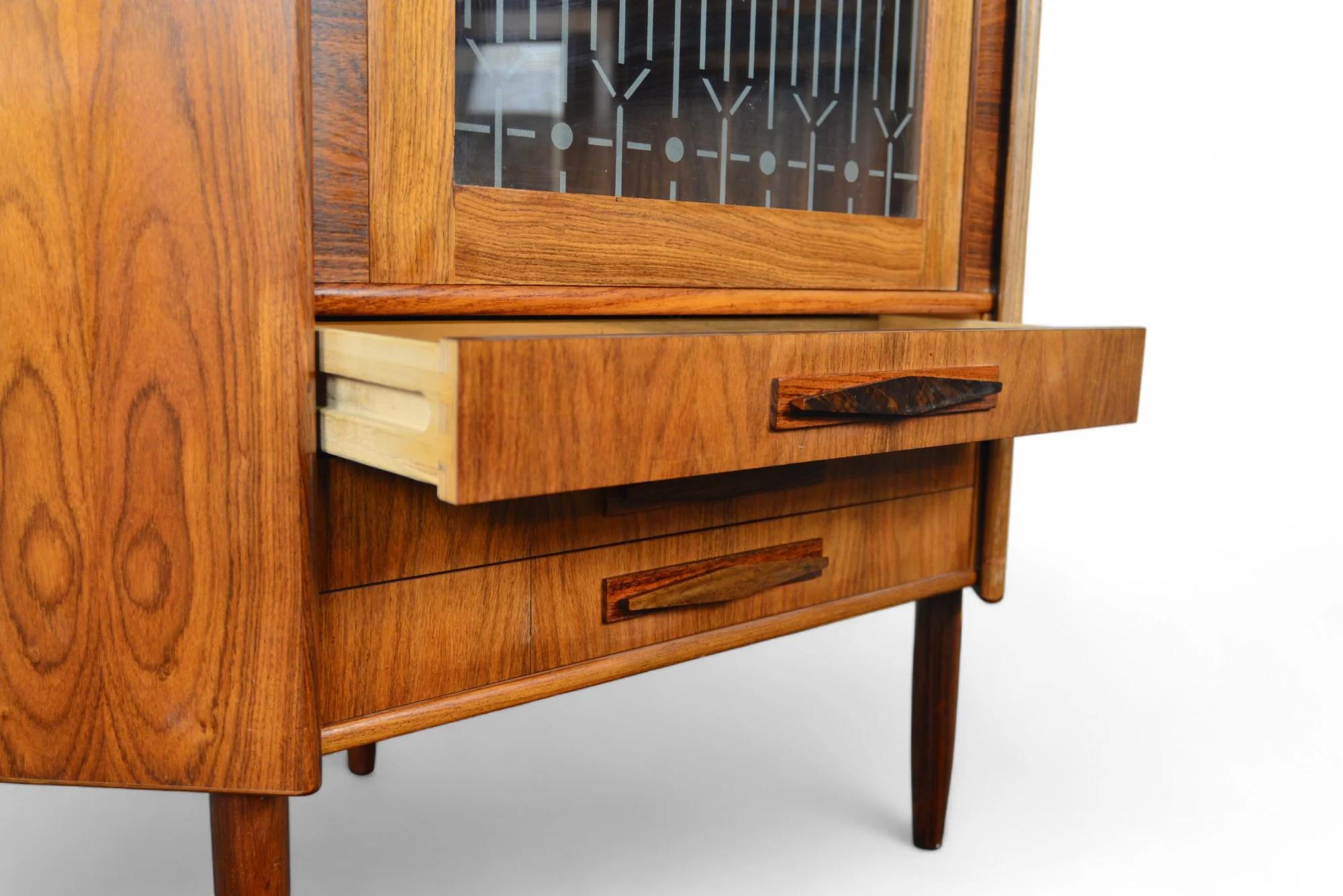 Danish Modern Corner Unit In Rosewood + Etched Glass For Sale 2
