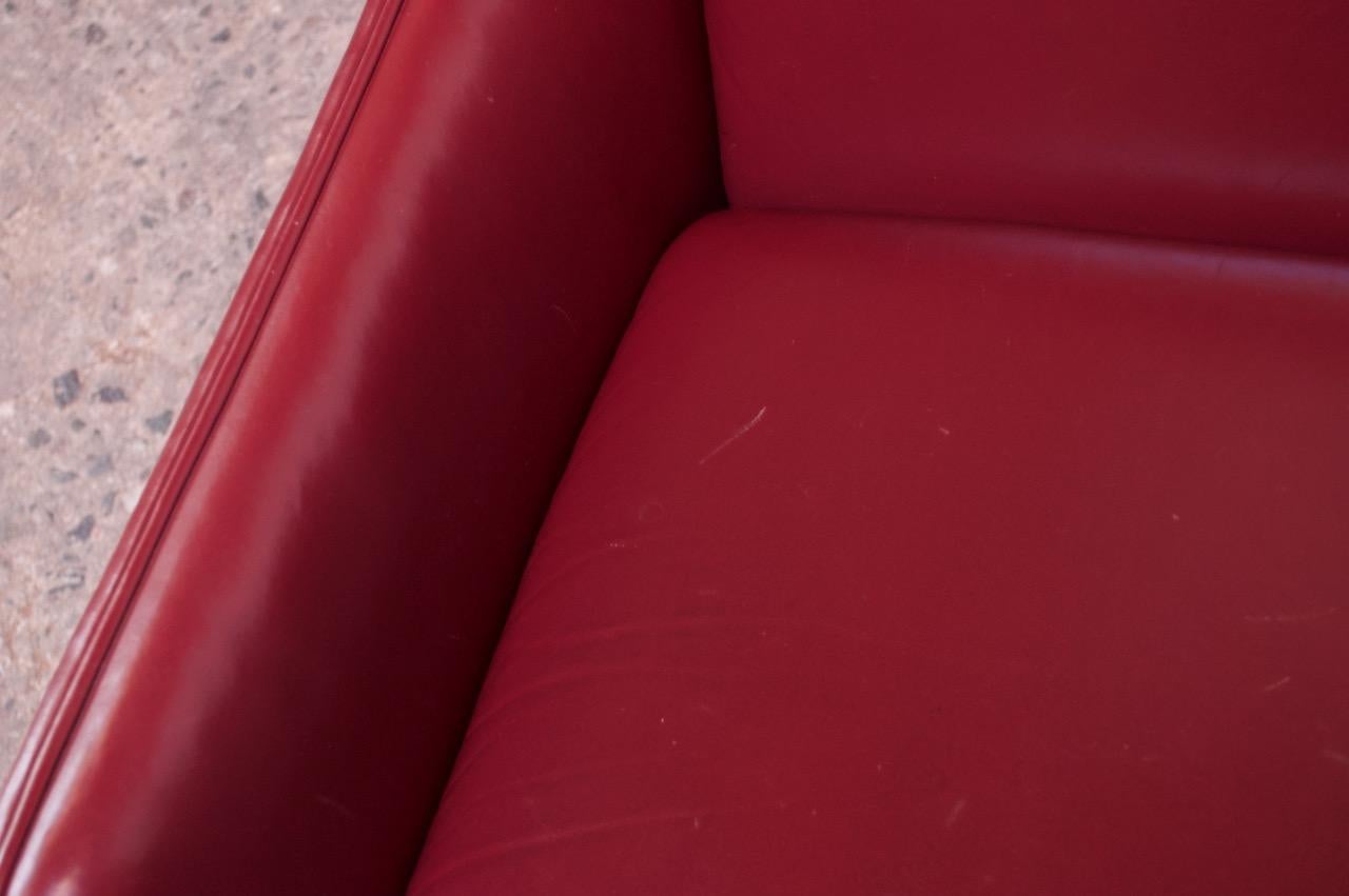 Sofá moderno danés de cuero arándano de Hans Olsen en venta 6