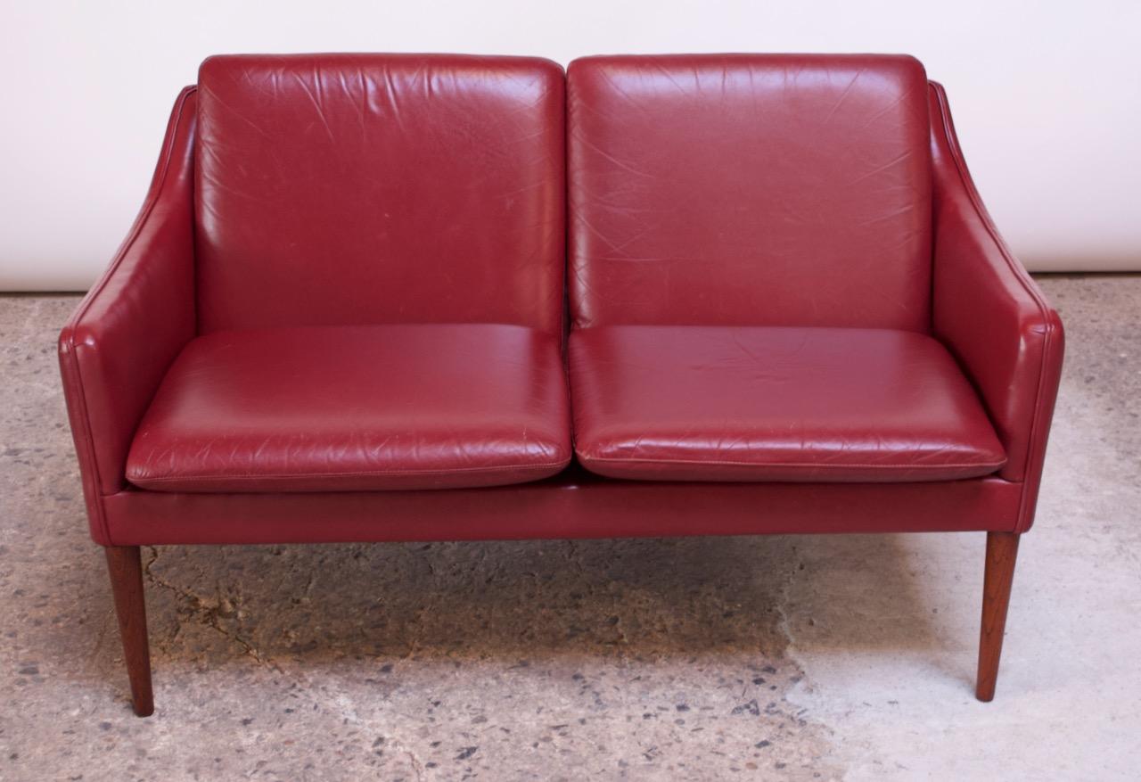 Mid-Century Modern Danish Modern Cranberry Leather Settee by Hans Olsen For Sale
