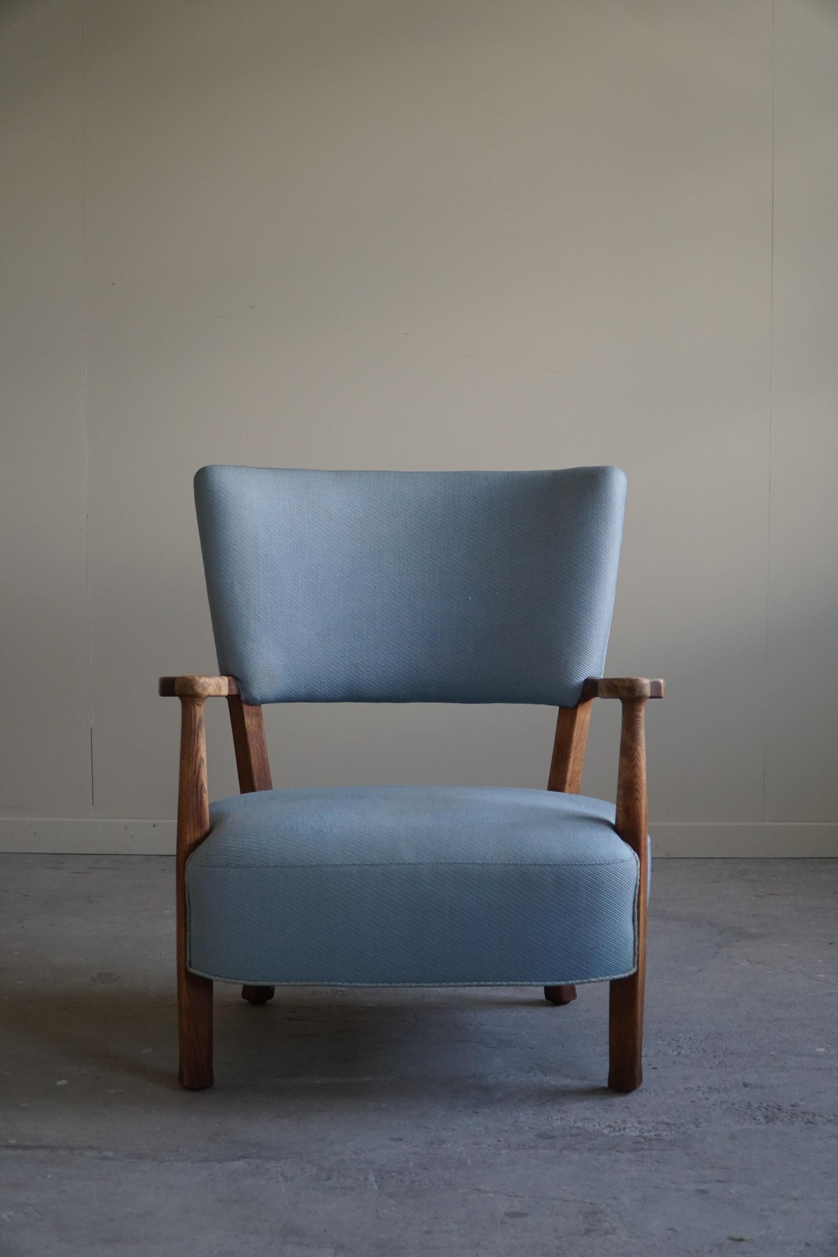 Danish Modern, Curved Lounge Chair in Oak, Attributed to Viggo Boesen, 1950s For Sale 4