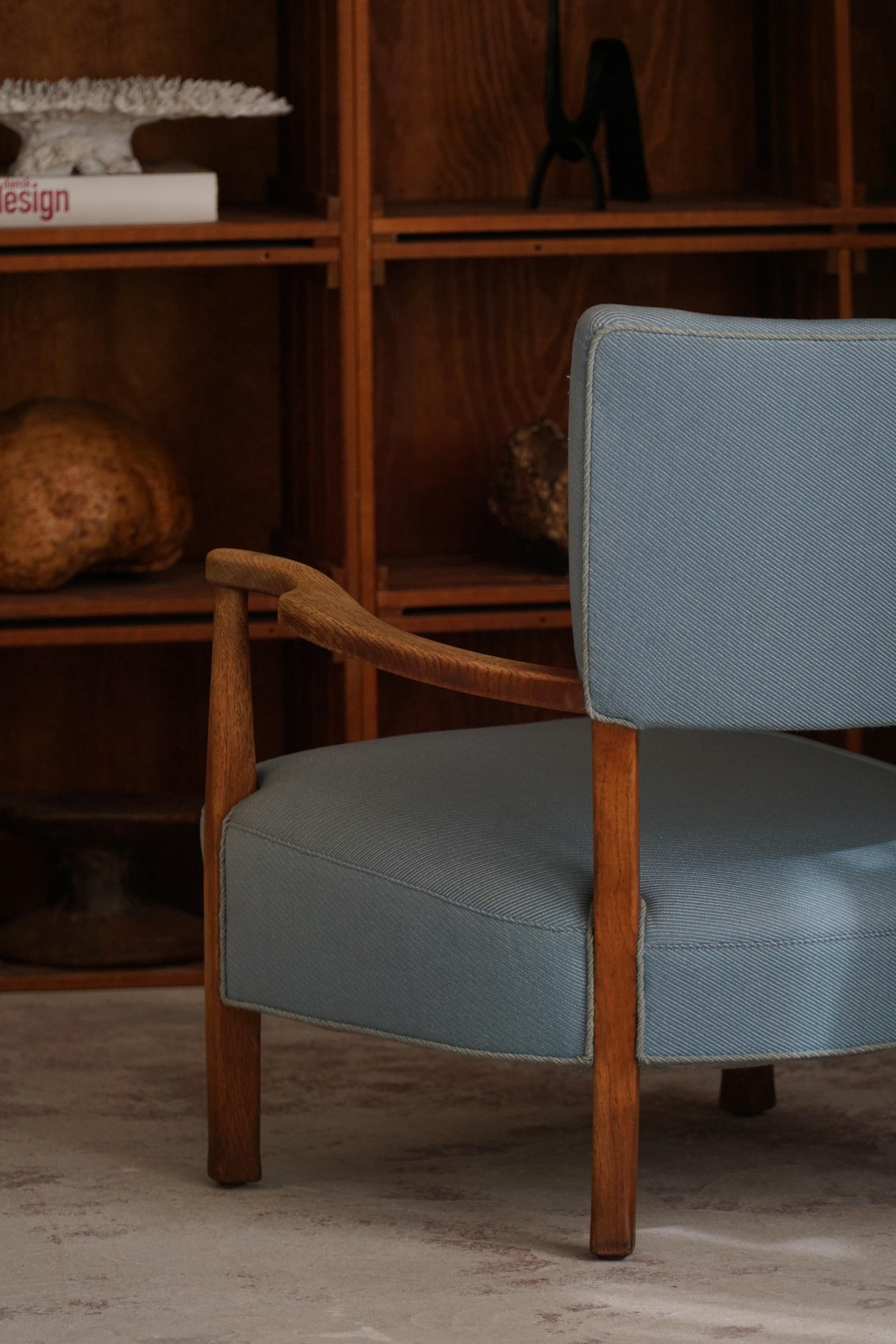 Danish Modern, Curved Lounge Chair in Oak, Attributed to Viggo Boesen, 1950s For Sale 13
