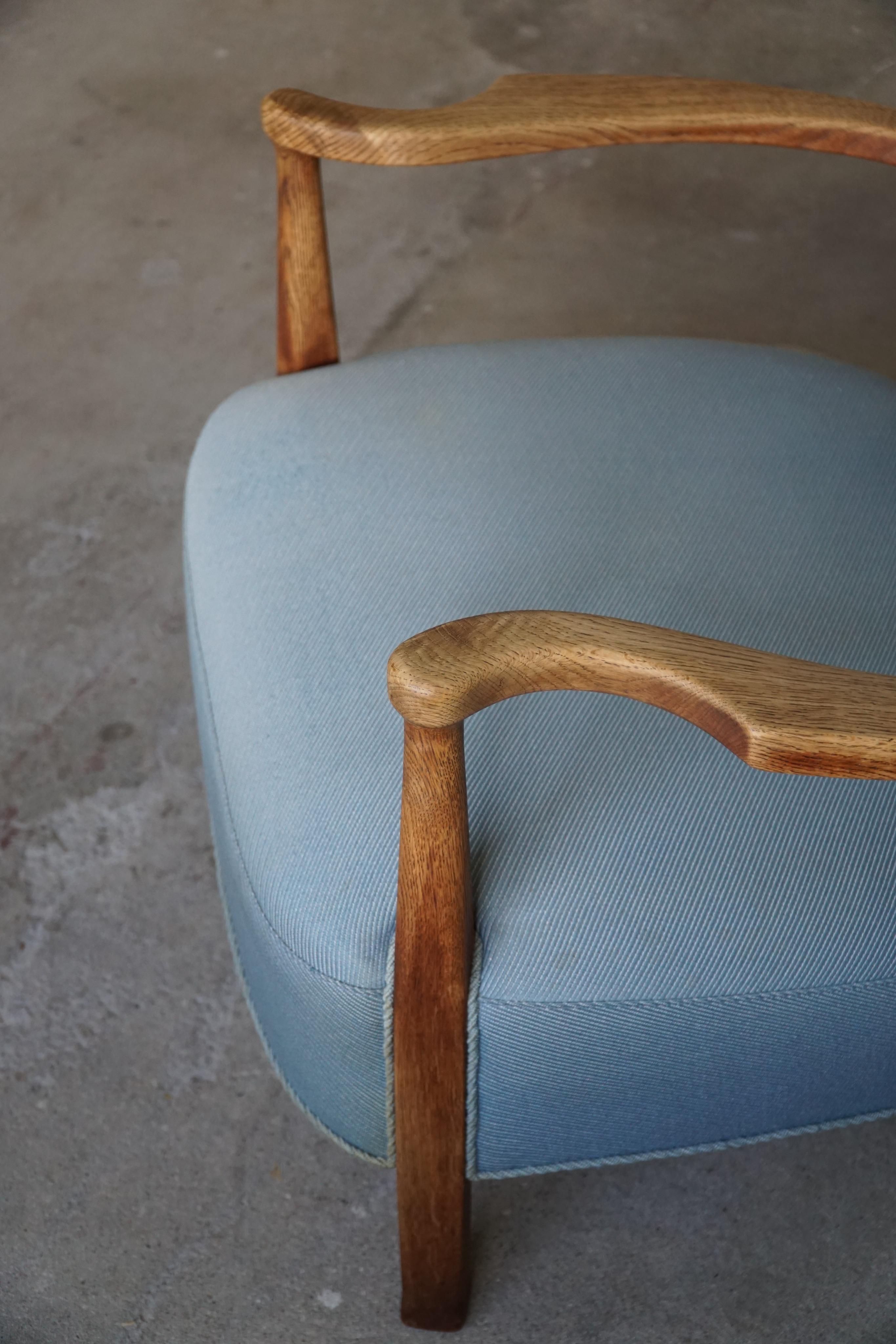 Danish Modern, Curved Lounge Chair in Oak, Attributed to Viggo Boesen, 1950s For Sale 3