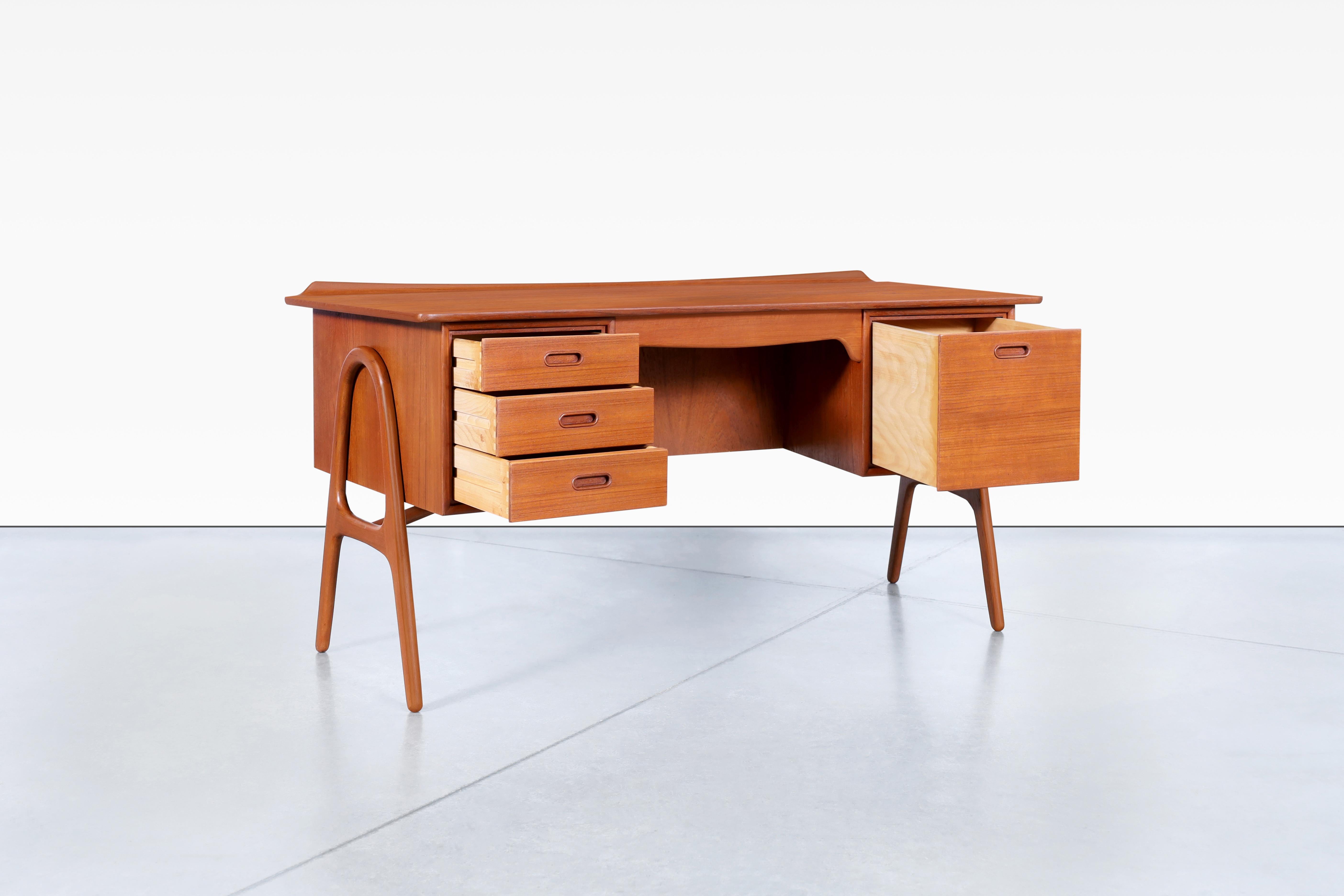 Danish Modern Curved Teak Desk by Svend Aage Madsen 1