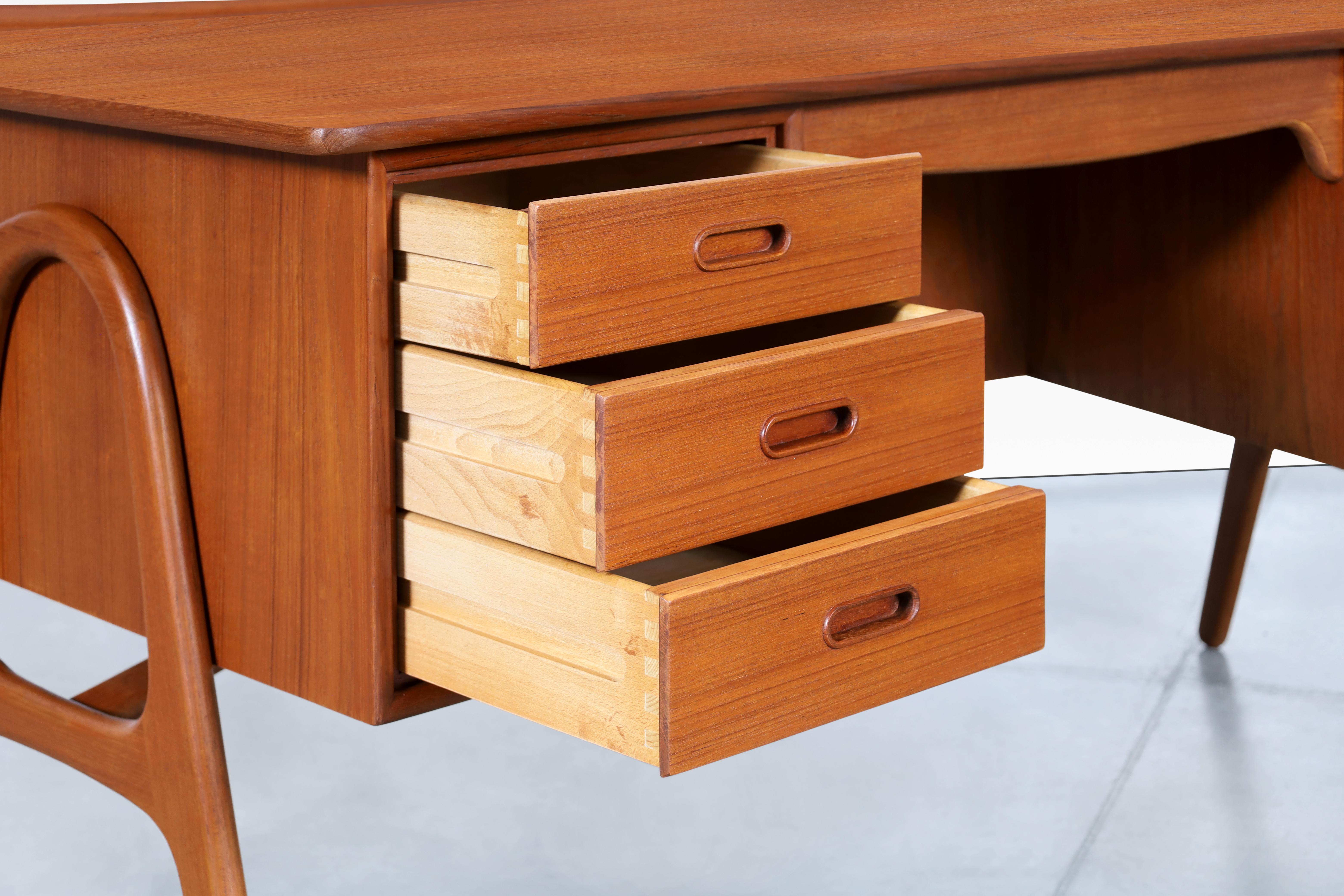 Danish Modern Curved Teak Desk by Svend Aage Madsen 2