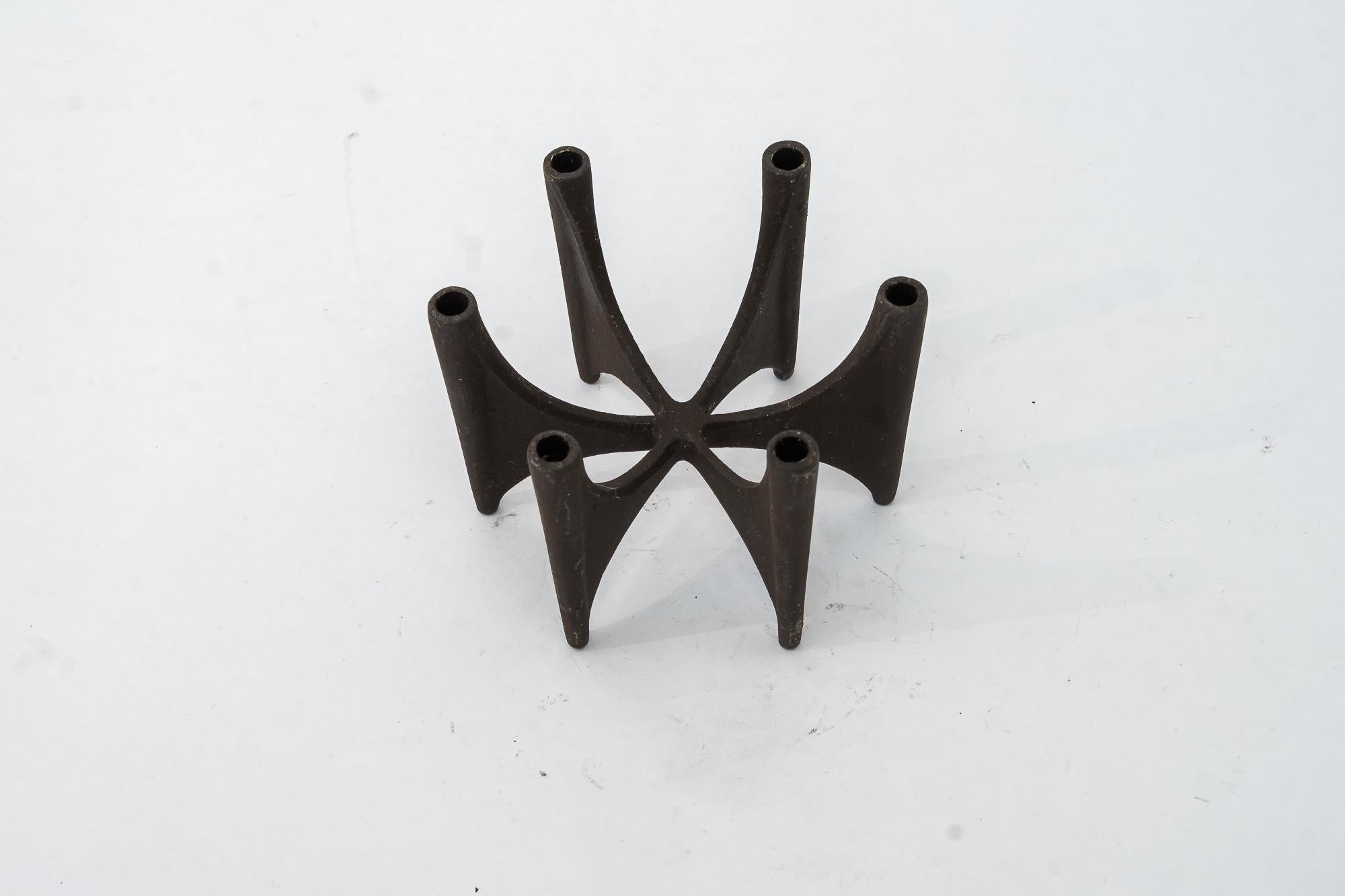 Candelabro moderno danese Dansk Modell 1735 ad arco in ferro di IBR Borg Rajalin, 1950 ca.
Condizioni originali