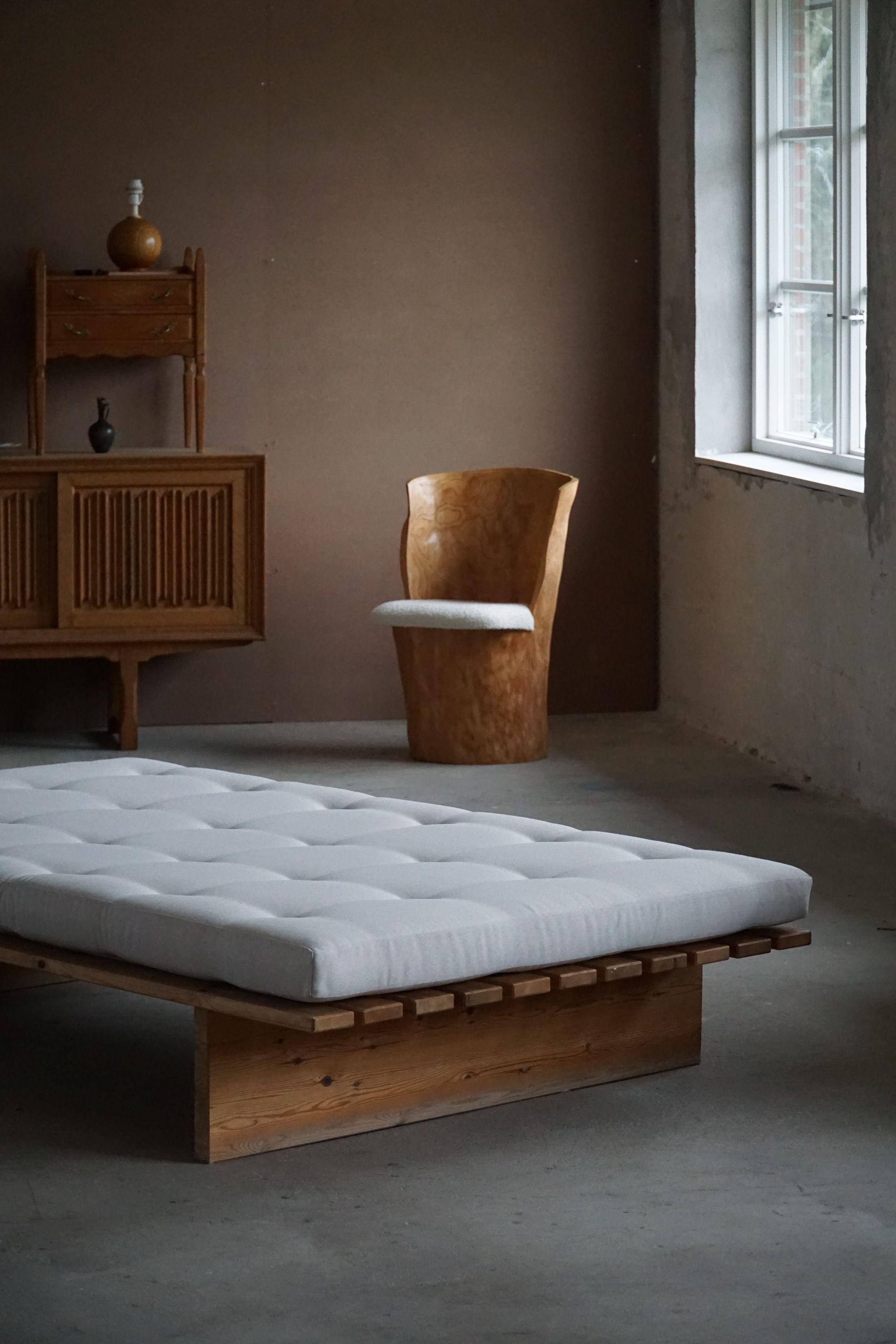 Sofá-cama moderno danés, retapizado, de pino, por Nyt i Bo, años 70 en venta 1