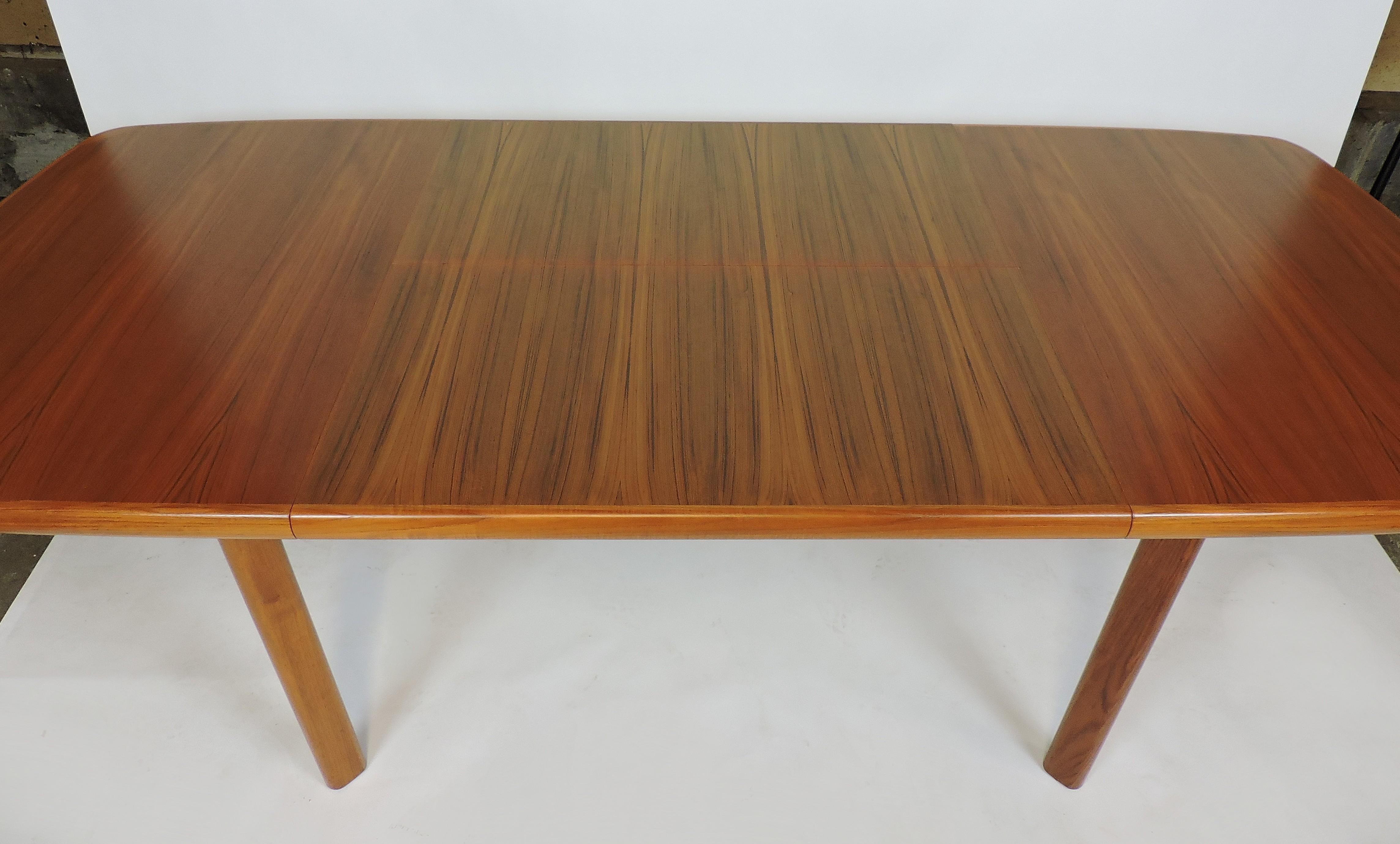 Danish Modern Design Extendable Teak Dining Table with Butterfly Leaf 3