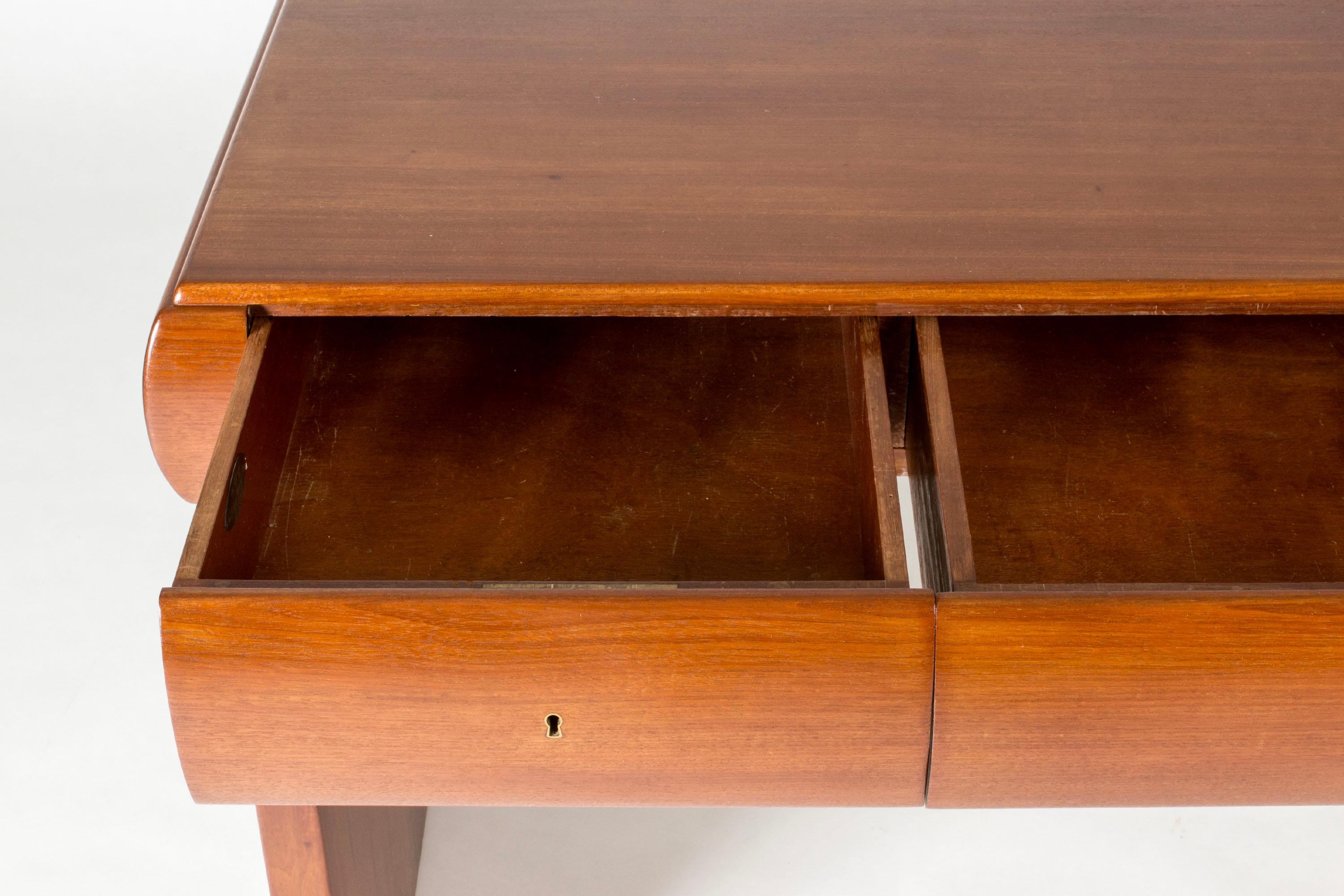 Danish Modern Desk by Ernst Kühn, Lysberg, Hansen & Therp, Danmark, 1930s In Good Condition For Sale In Stockholm, SE