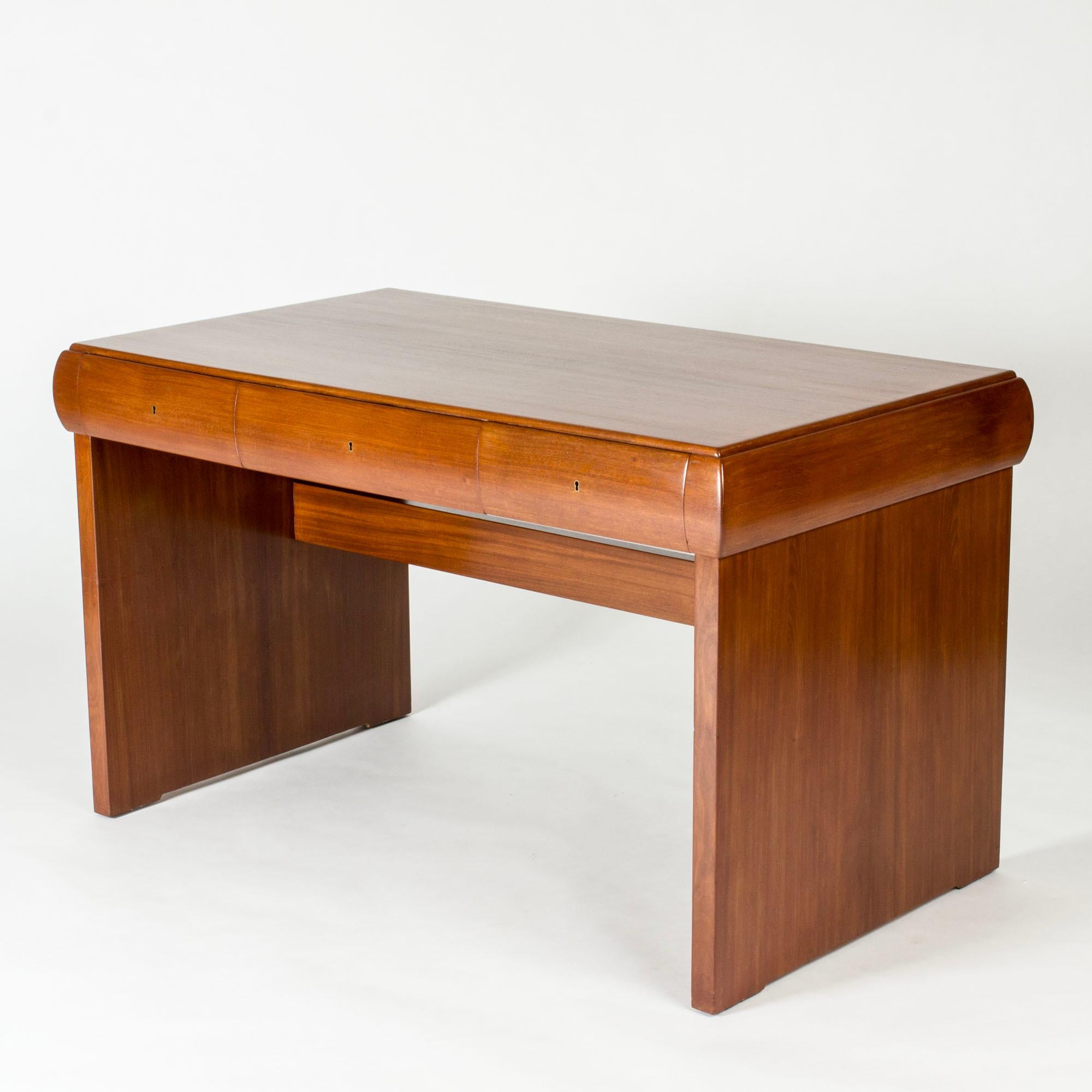 Mid-20th Century Danish Modern Desk by Ernst Kühn, Lysberg, Hansen & Therp, Danmark, 1930s For Sale