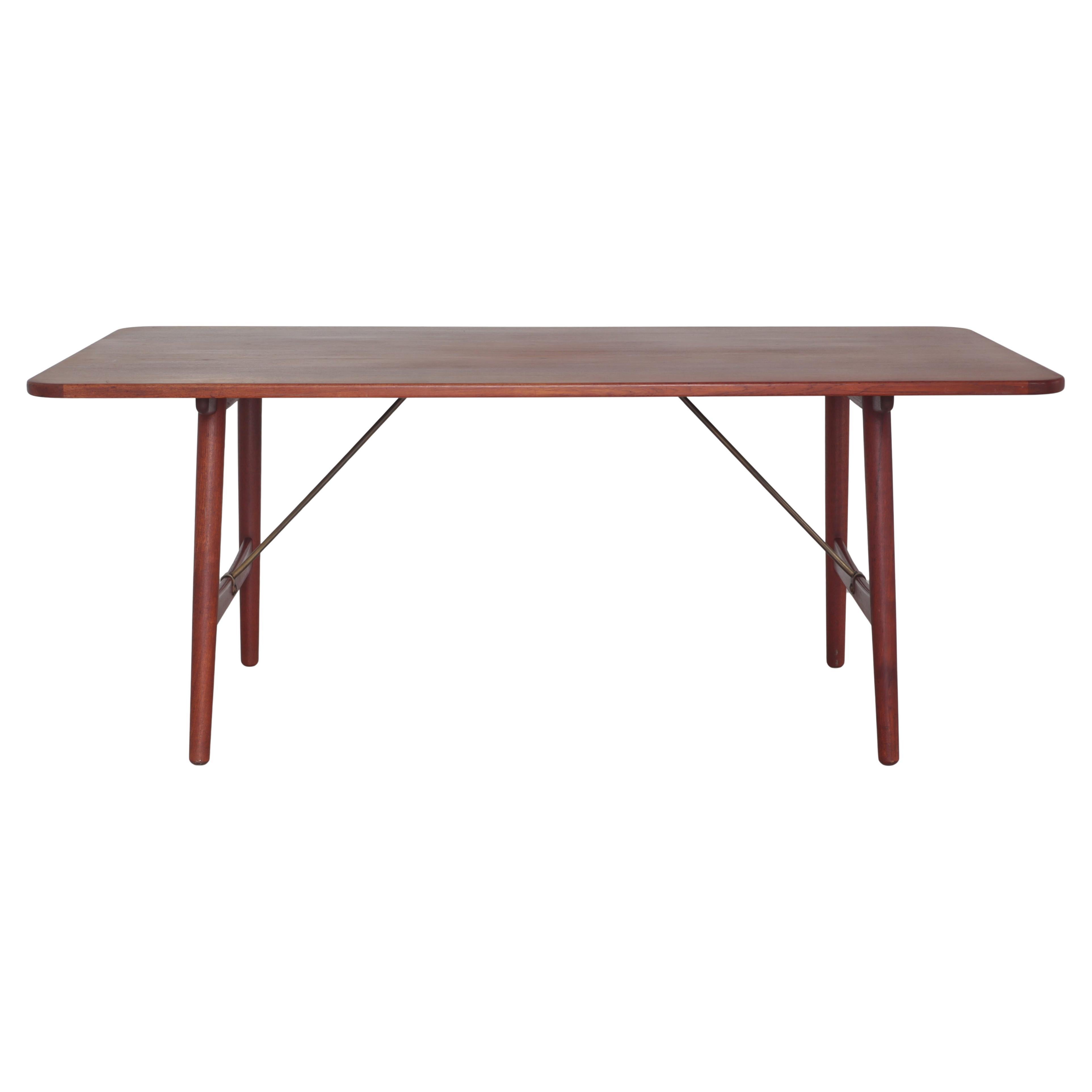 Bureau / Table de salle à manger moderne danoise par Børge Mogensen en bois de teck et laiton, années 1950