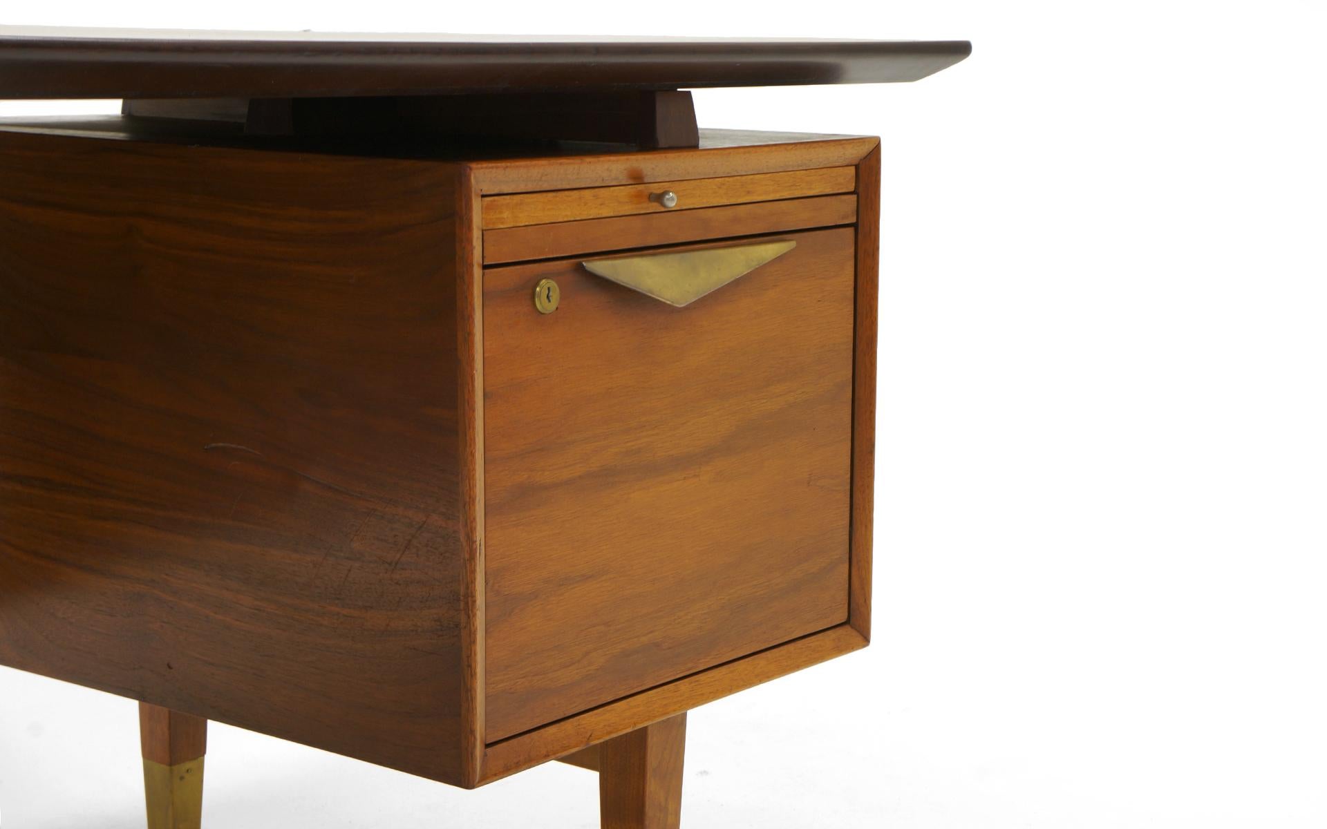 Danish Modern Desk, Large Asymmetrical Walnut Top, Cane Modesty Panels In Good Condition In Kansas City, MO
