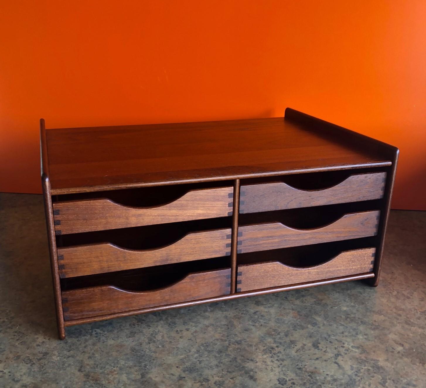 Danish Modern Desk Organizer / 6-Drawer Letter Tray in Teak 1