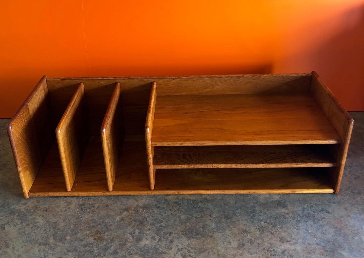 Very functional Danish modern teak desk organizer / letter tray by Nordisk Andels-Eksport, circa 1970s. The piece is in excellent condition and measures 23.5