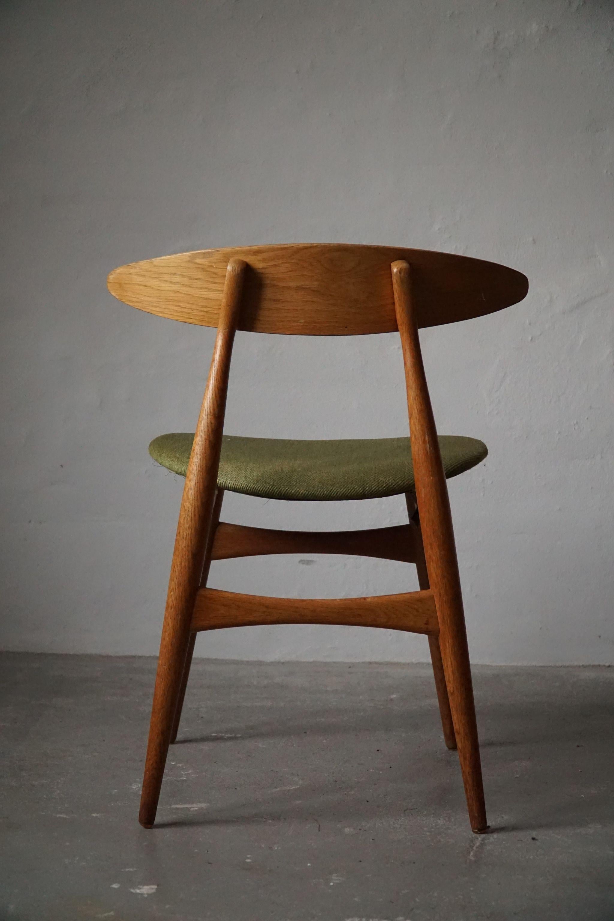 Danish Modern Dining Chair in Oak by Hans J. Wegner, Model CH33, 1960s 3