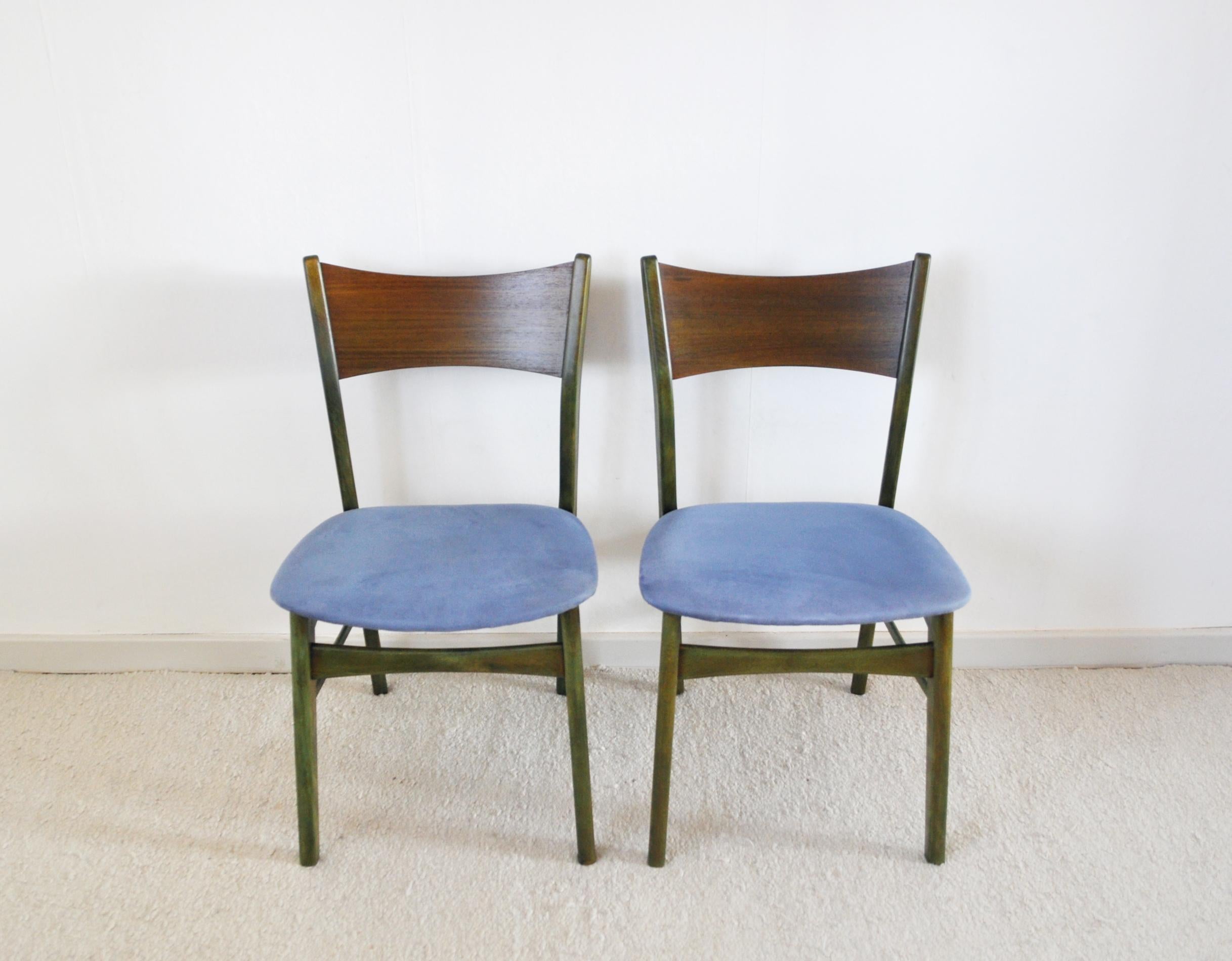 Scandinavian Modern Danish Modern Dining Chair Stained in an Emerald Color, 1960s For Sale