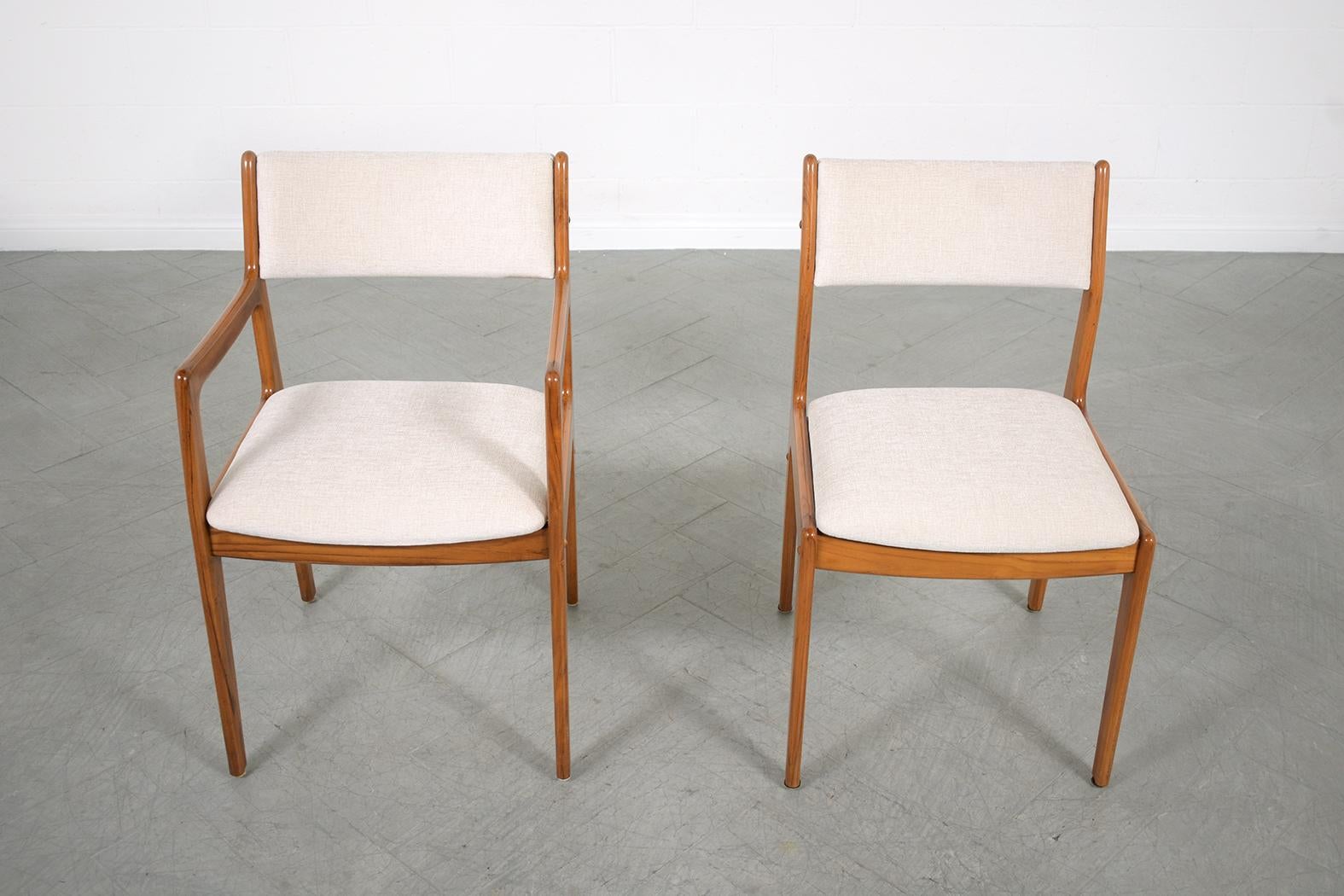 Set of Eight Mid-Century Modern Danish Teak Dining Chairs In Good Condition In Los Angeles, CA