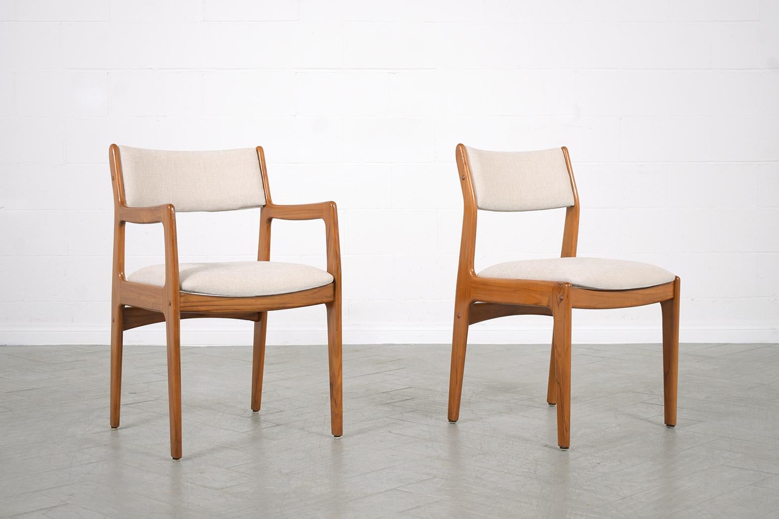 Set of Eight Mid-Century Modern Danish Teak Dining Chairs 1