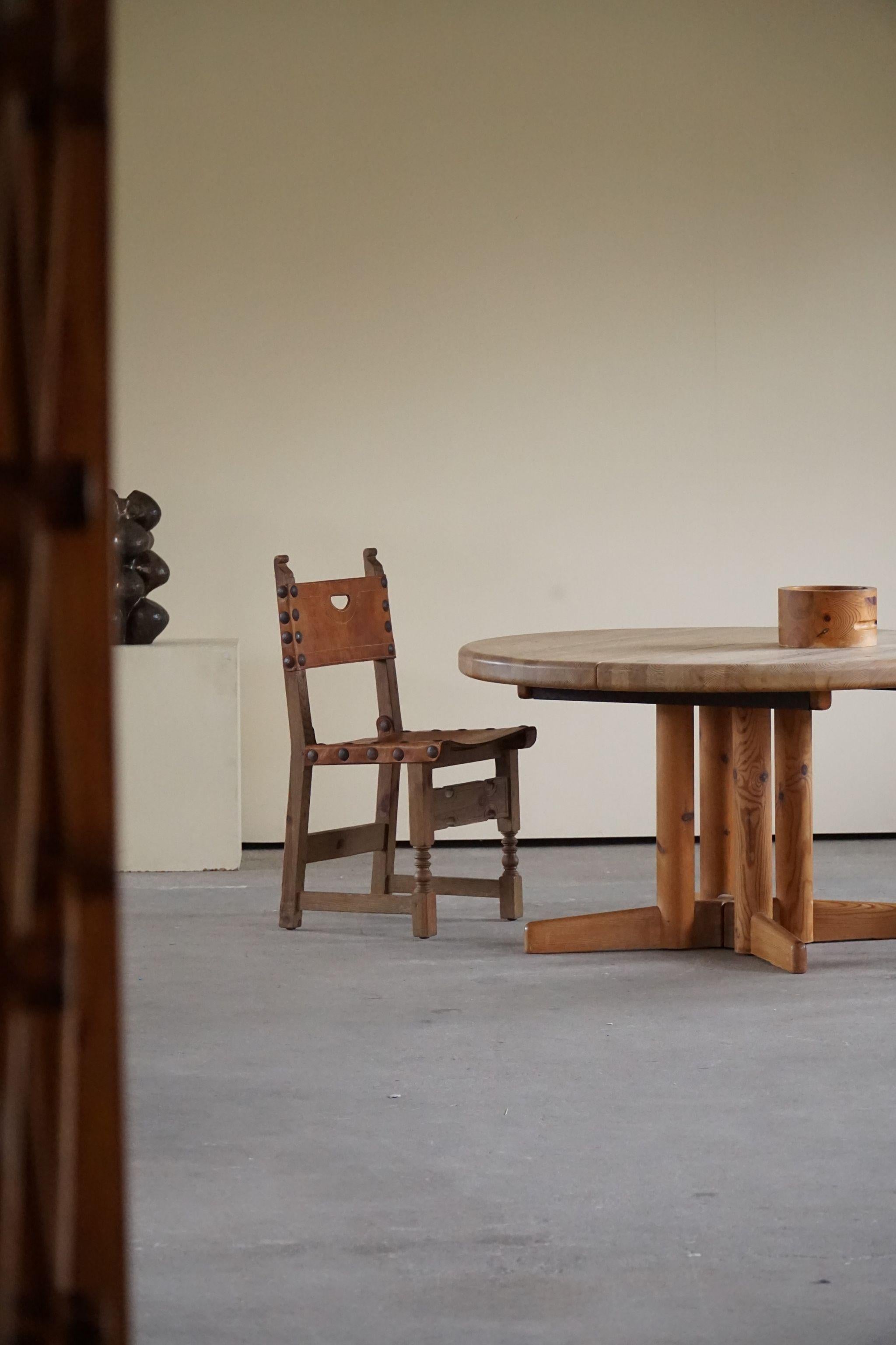 Mid-20th Century Spanish Modern Dining Chairs in Leather and Stained Pine, Set of 6, ca 1950s