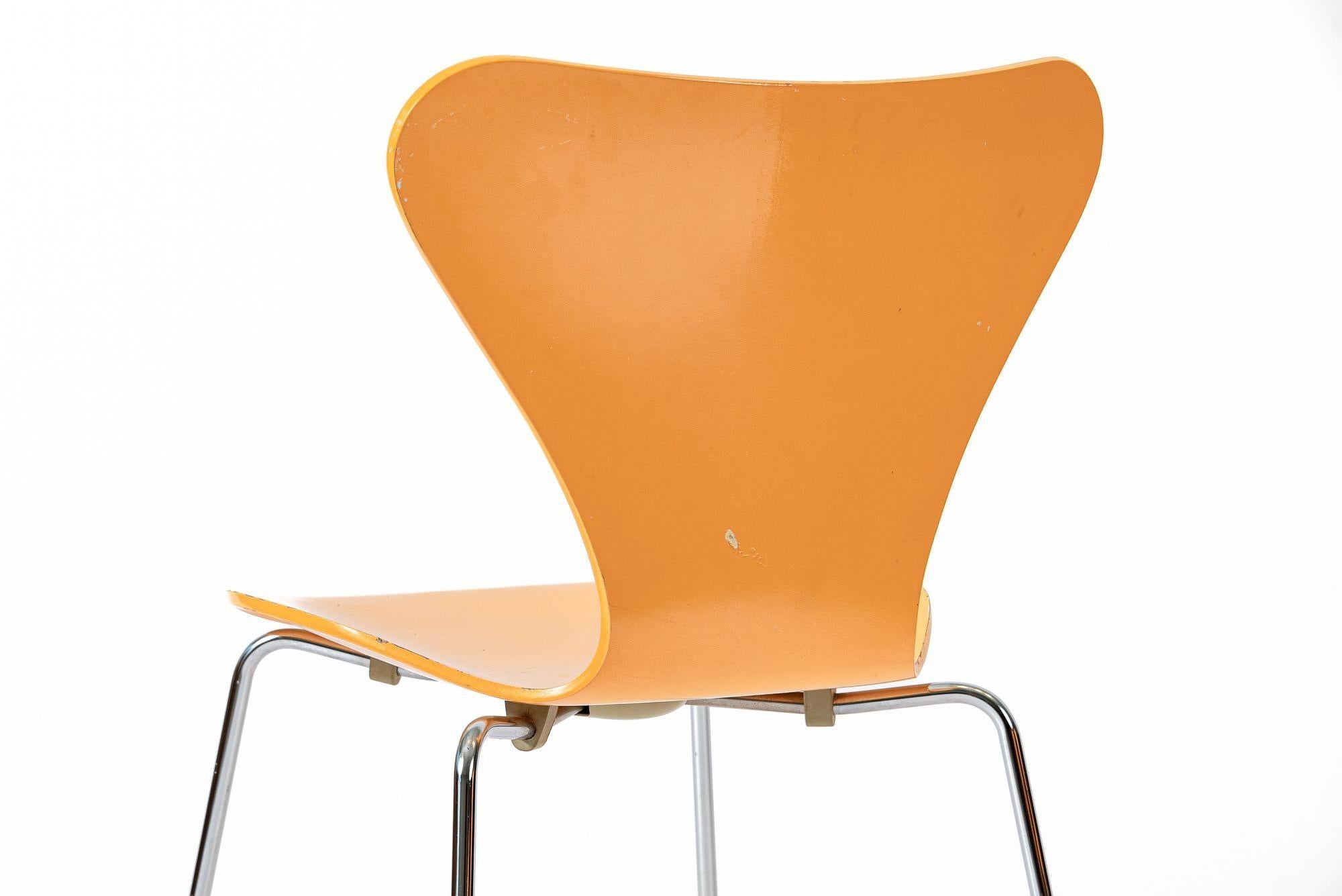Danish Modern Dining Chairs Series 7 by Arne Jacobsen for Fritz Hansen For Sale 6