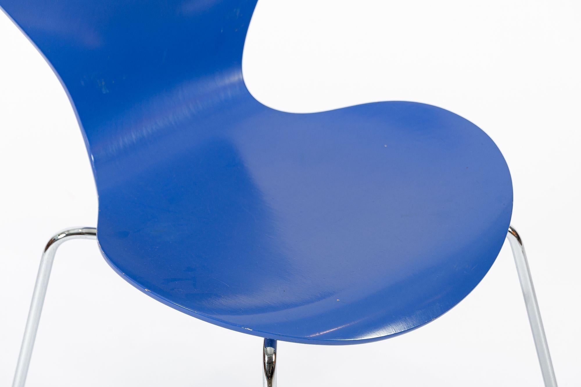 Danish Modern Dining Chairs Series 7 by Arne Jacobsen for Fritz Hansen For Sale 1