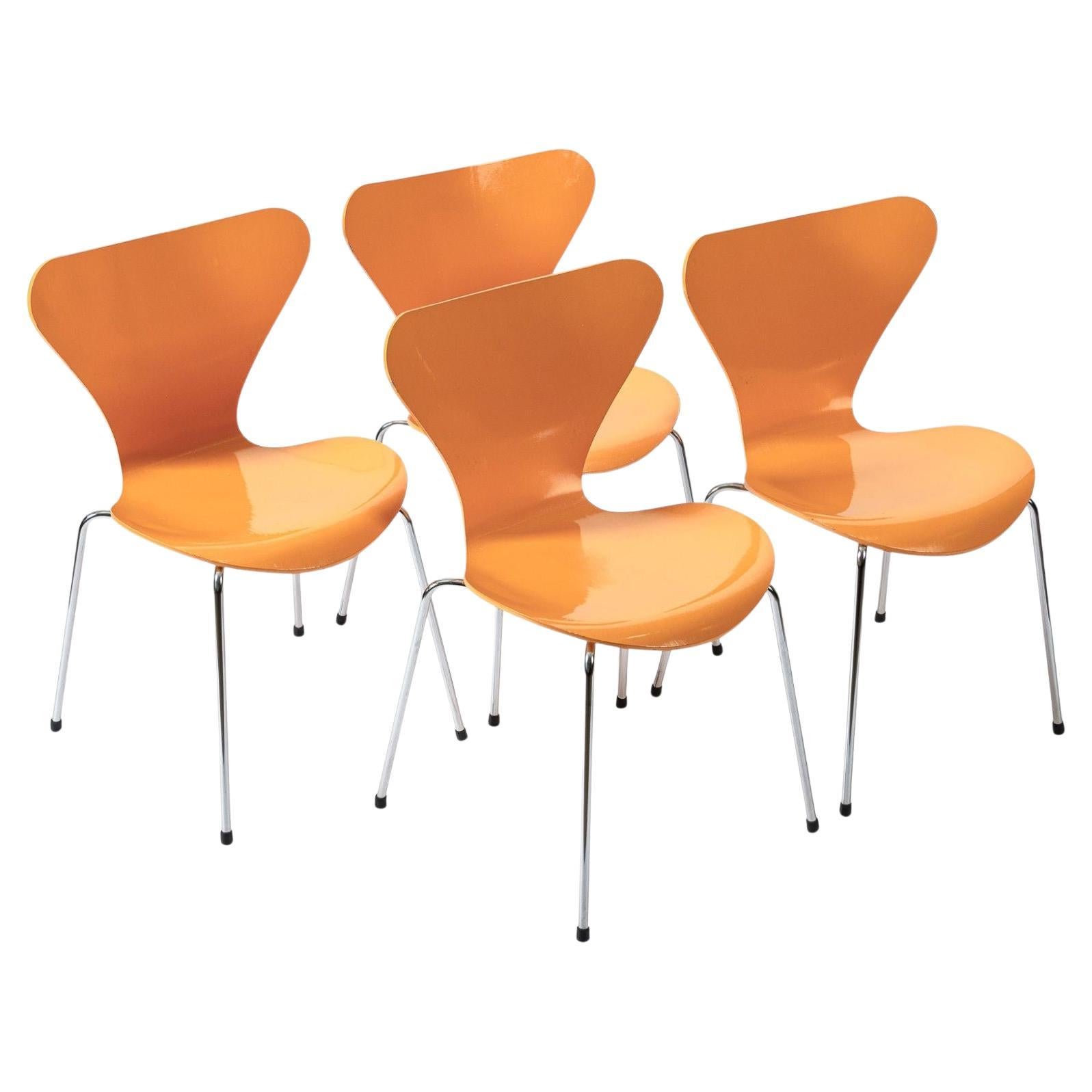 Danish Modern Dining Chairs Series 7 by Arne Jacobsen for Fritz Hansen im Angebot