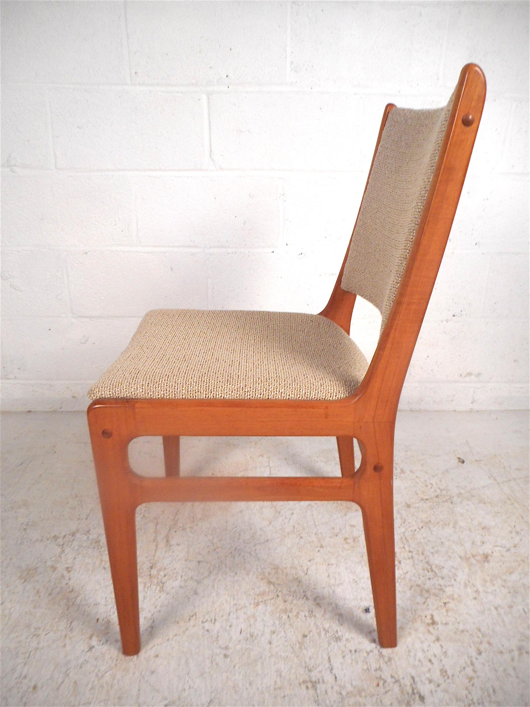 Danish Modern Dining Chairs, Set of 6 In Good Condition In Brooklyn, NY