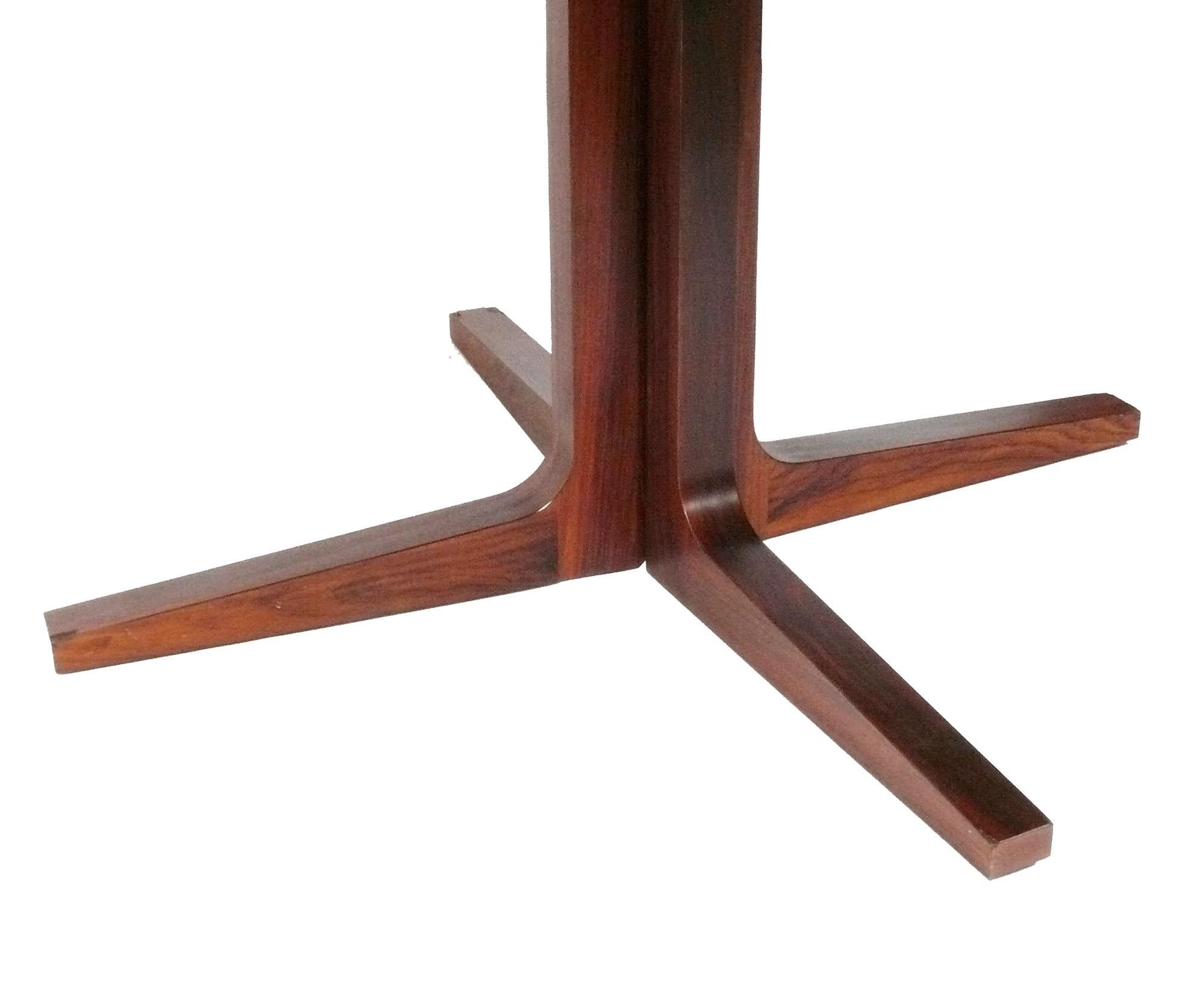 Danois Table de salle à manger danoise moderne par Dyrlund en vente