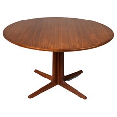 Table de salle à manger moderne danoise à piédestal en teck par Gudme Mobelfabrik, vers les années 1960