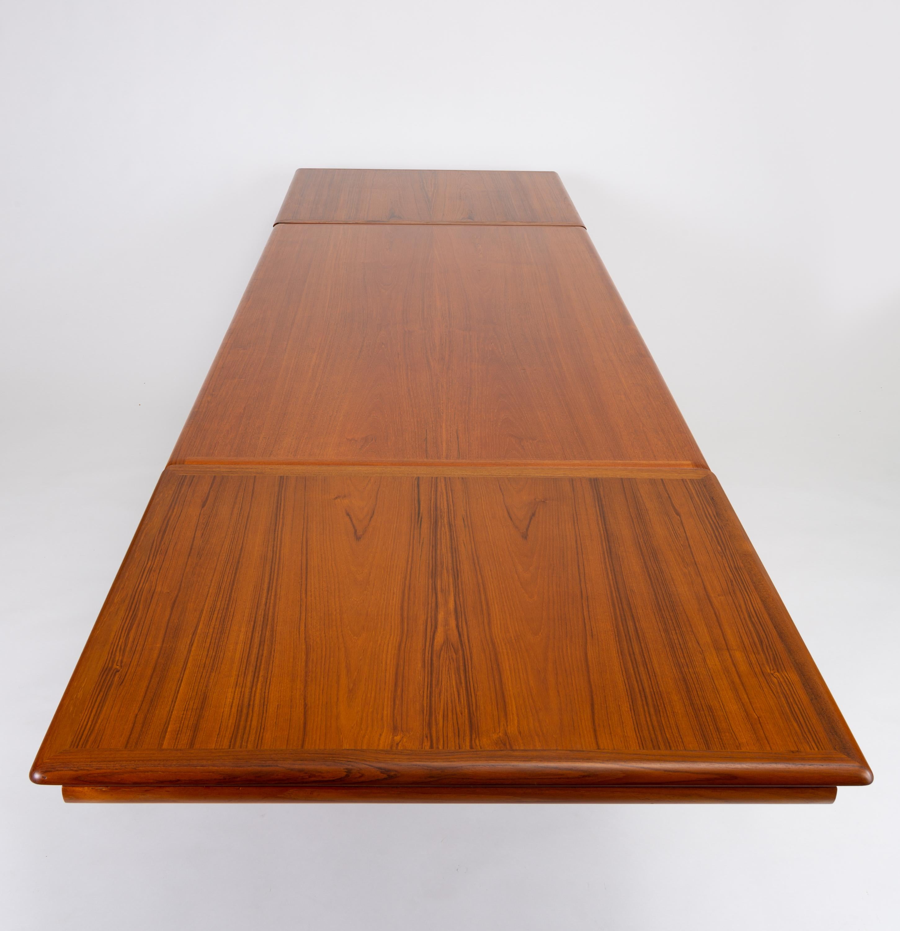 Danish Modern Dining Table with Leaves by Johannes Andersen for Uldum 4
