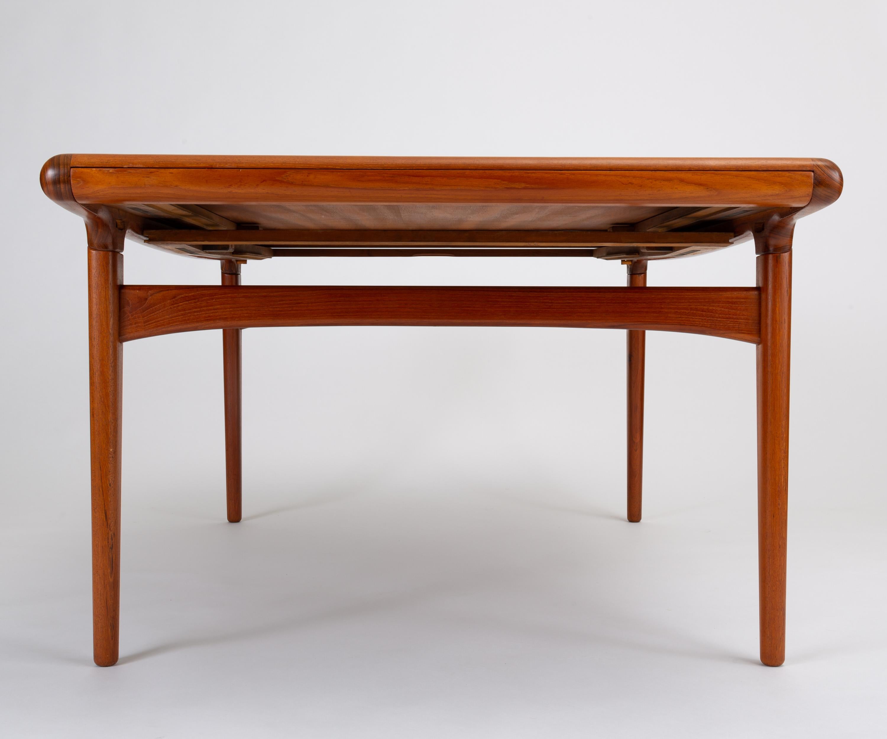 Danish Modern Dining Table with Leaves by Johannes Andersen for Uldum 2