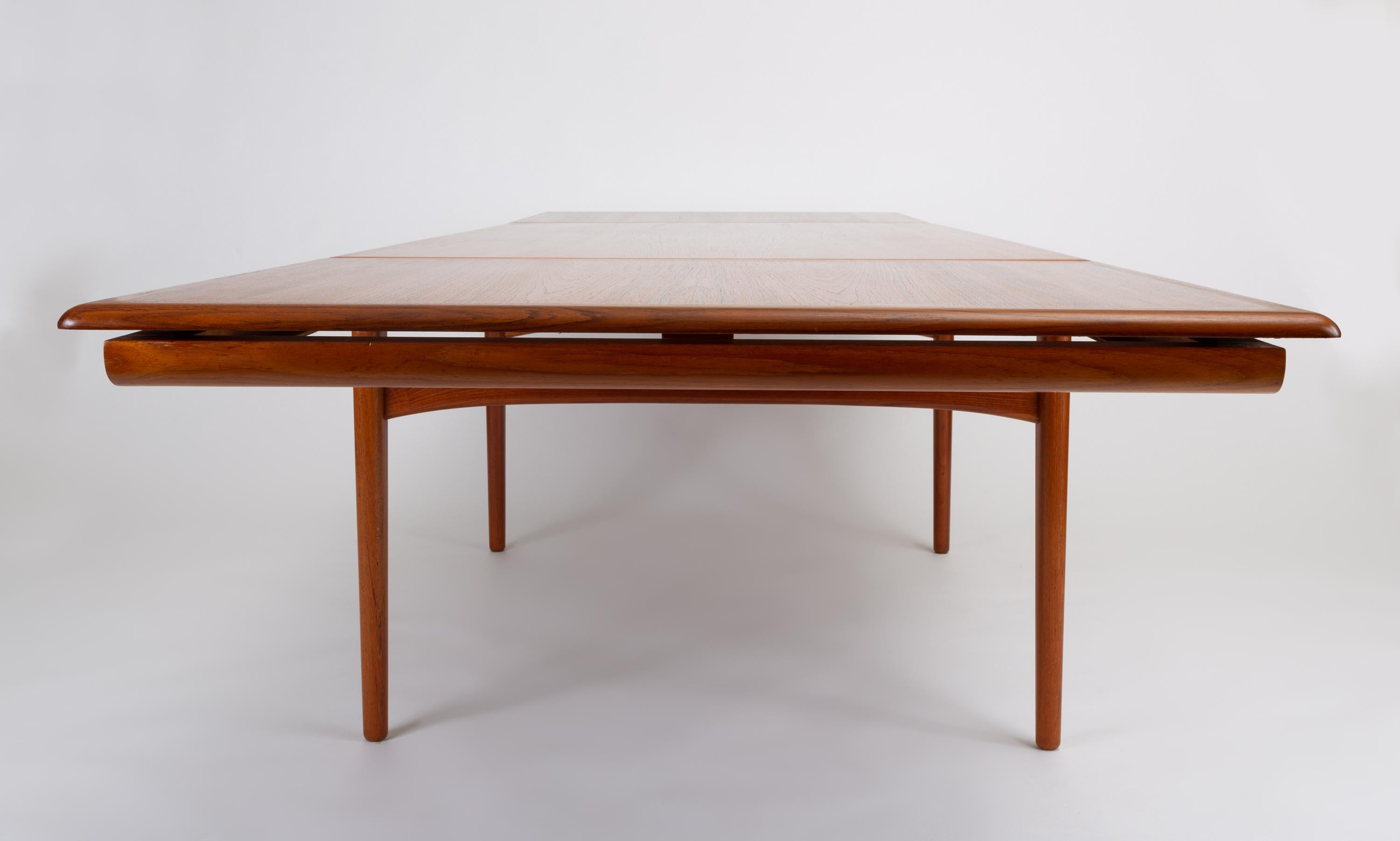 Danish Modern Dining Table with Leaves by Johannes Andersen for Uldum 3