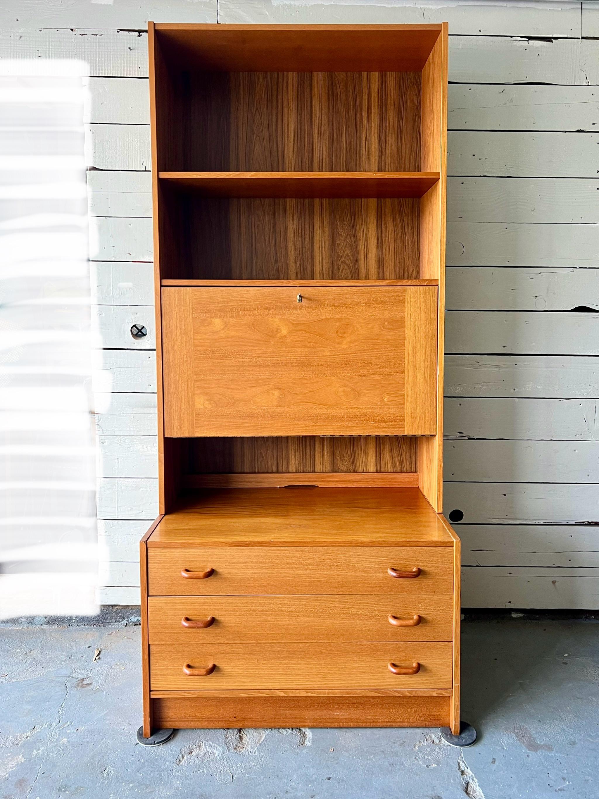 Danish Modern Domino Møbler Teak Wall Unit In Good Condition In Los Angeles, CA