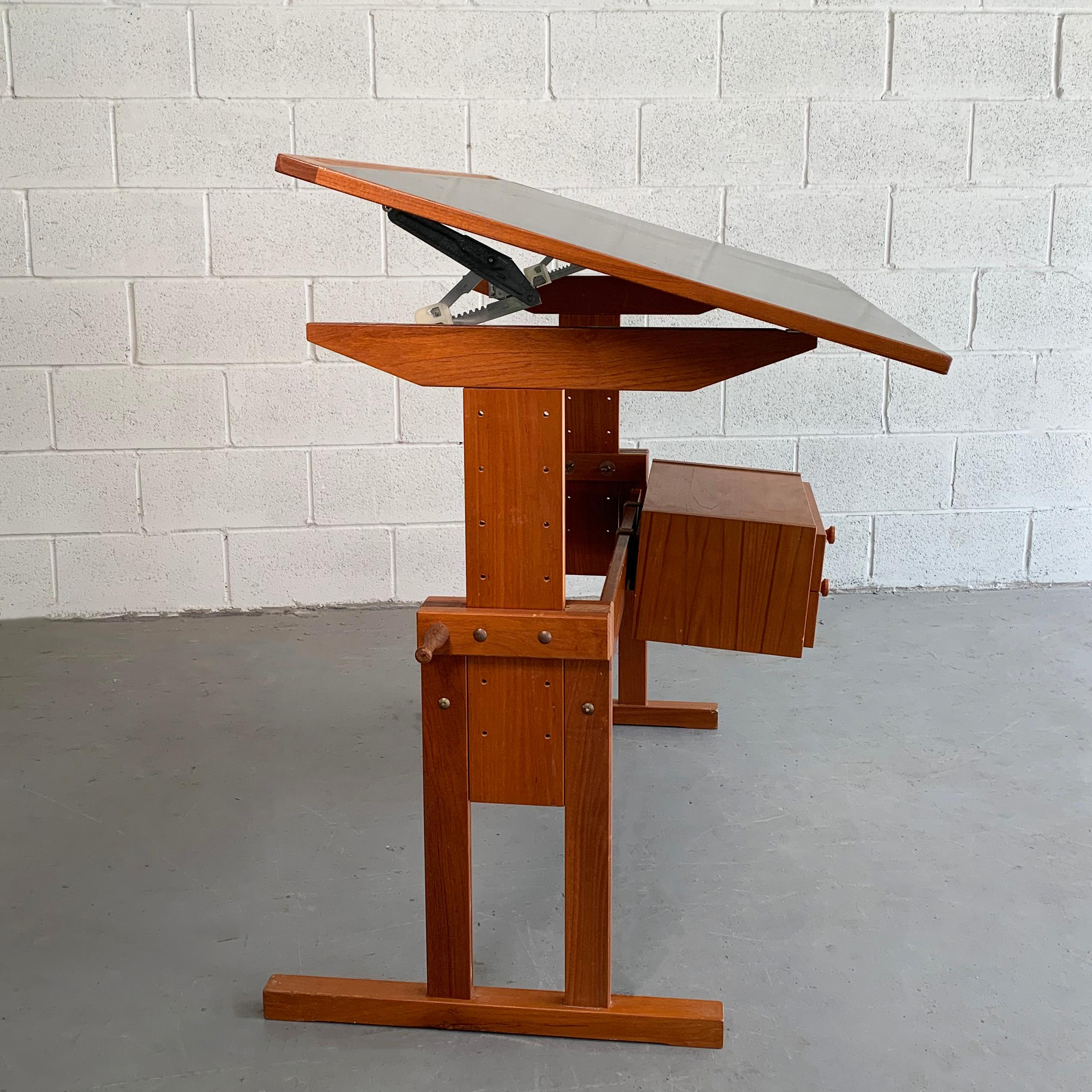 Danish Modern Drafting Table by Mobelfabriken Trekanten In Good Condition In Brooklyn, NY