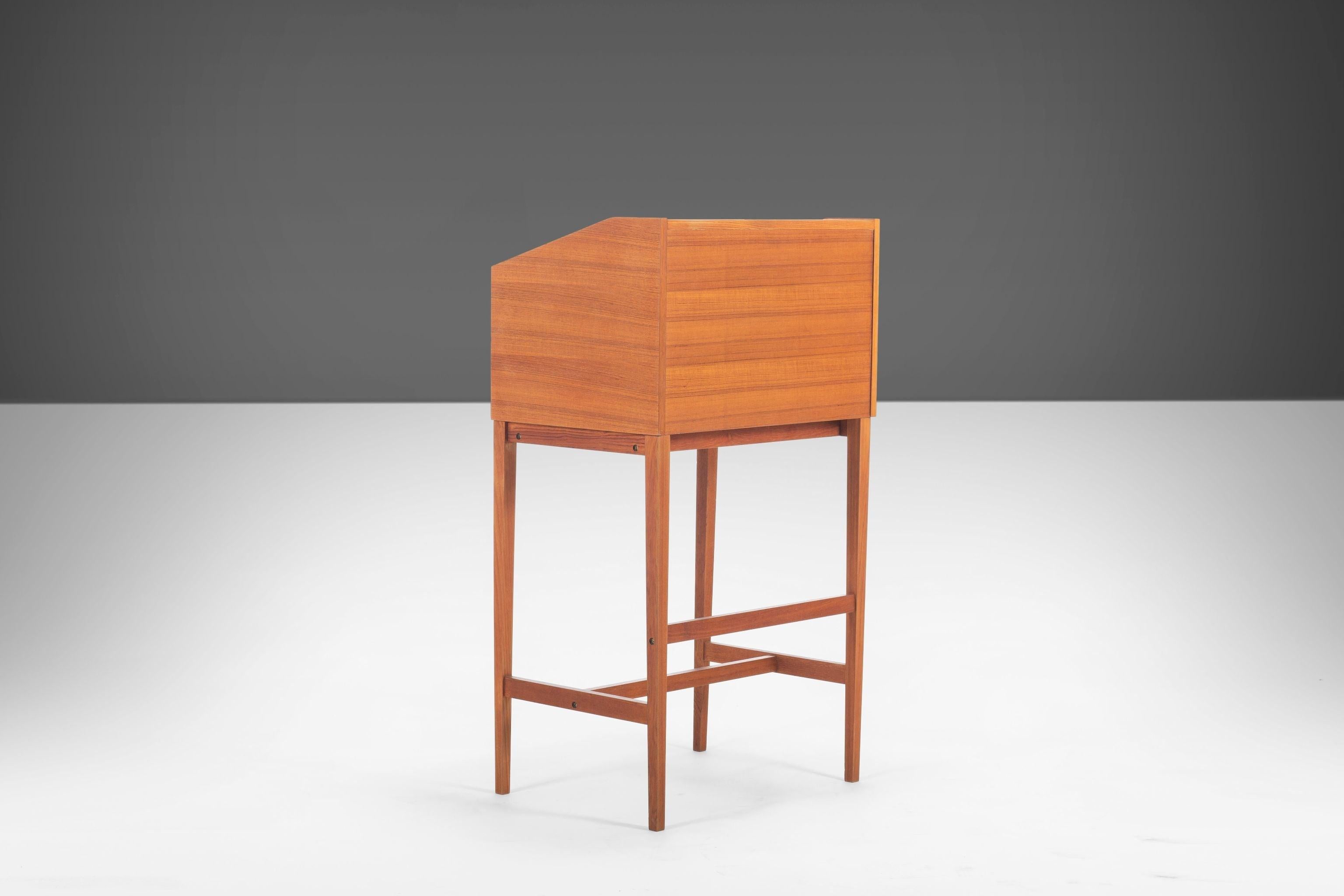 Scandinavian Modern Danish Modern Drafting Table / Standing Desk, C. 1960s