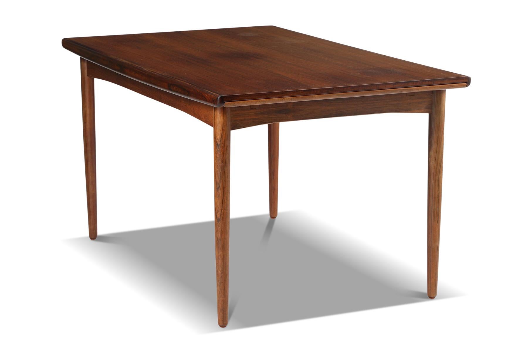 Mid-Century Modern Danish Modern Draw Leaf Dining Table in Rosewood For Sale