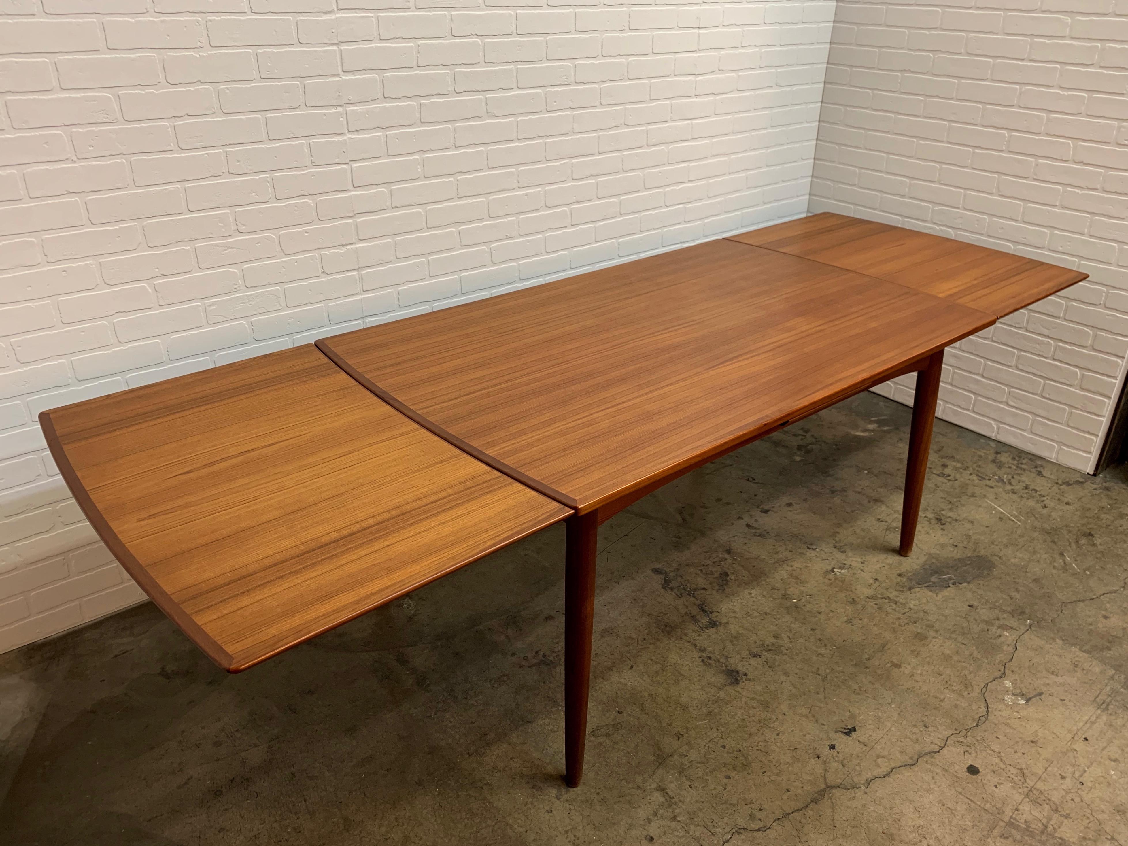 Danish Modern Draw Leaf Table by Gudme Møbelfabrik 5