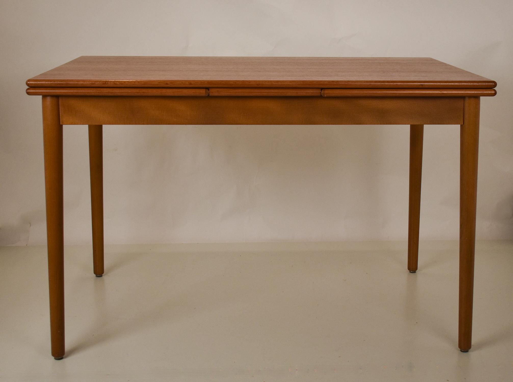 Teak Danish modern draw leaf teak extending dining table  manufactured by AM Møbler  For Sale