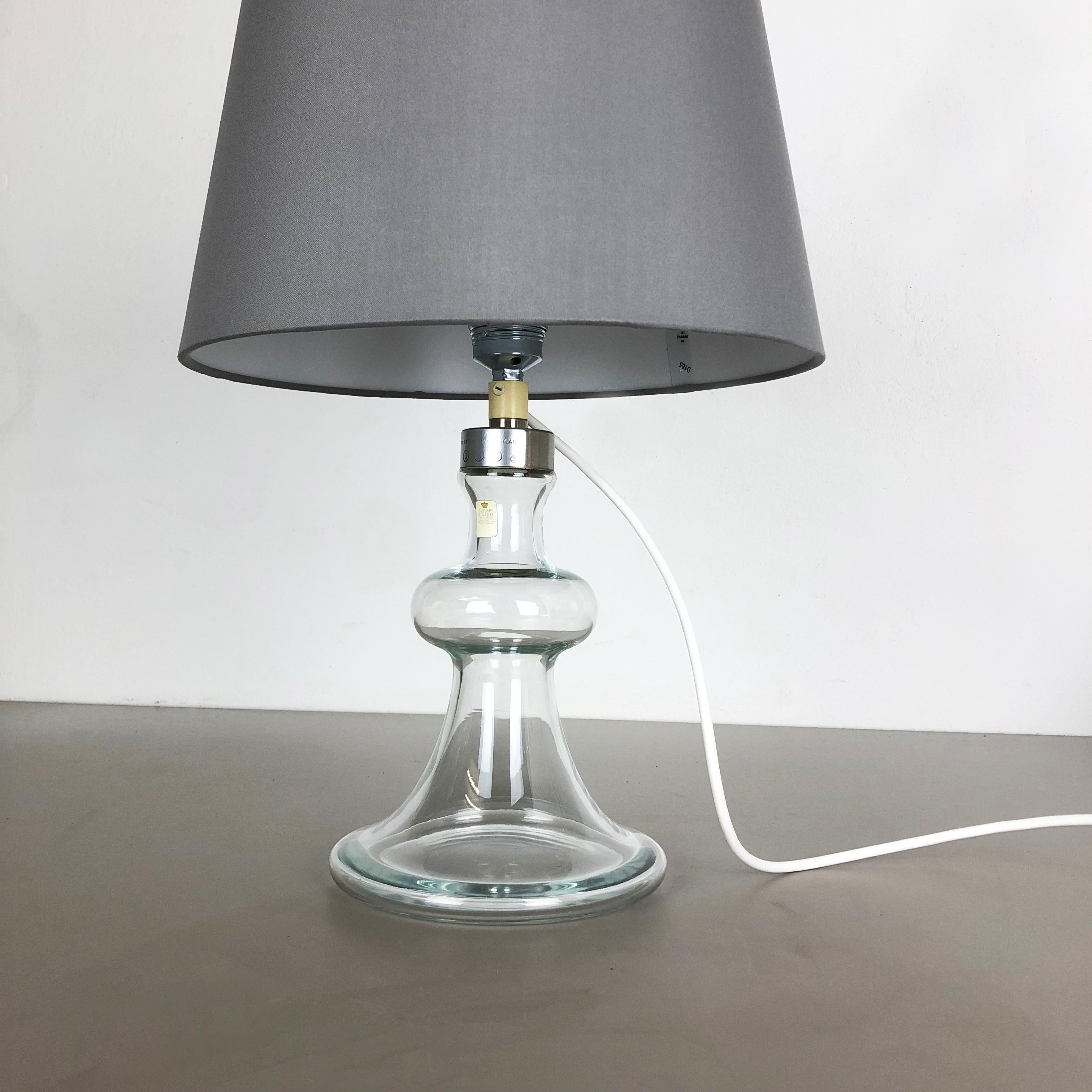 Mid-Century moderno Base per lampada da tavolo moderna danese a goccia in vetro trasparente di Holmegaard, Danimarca, anni '60 in vendita