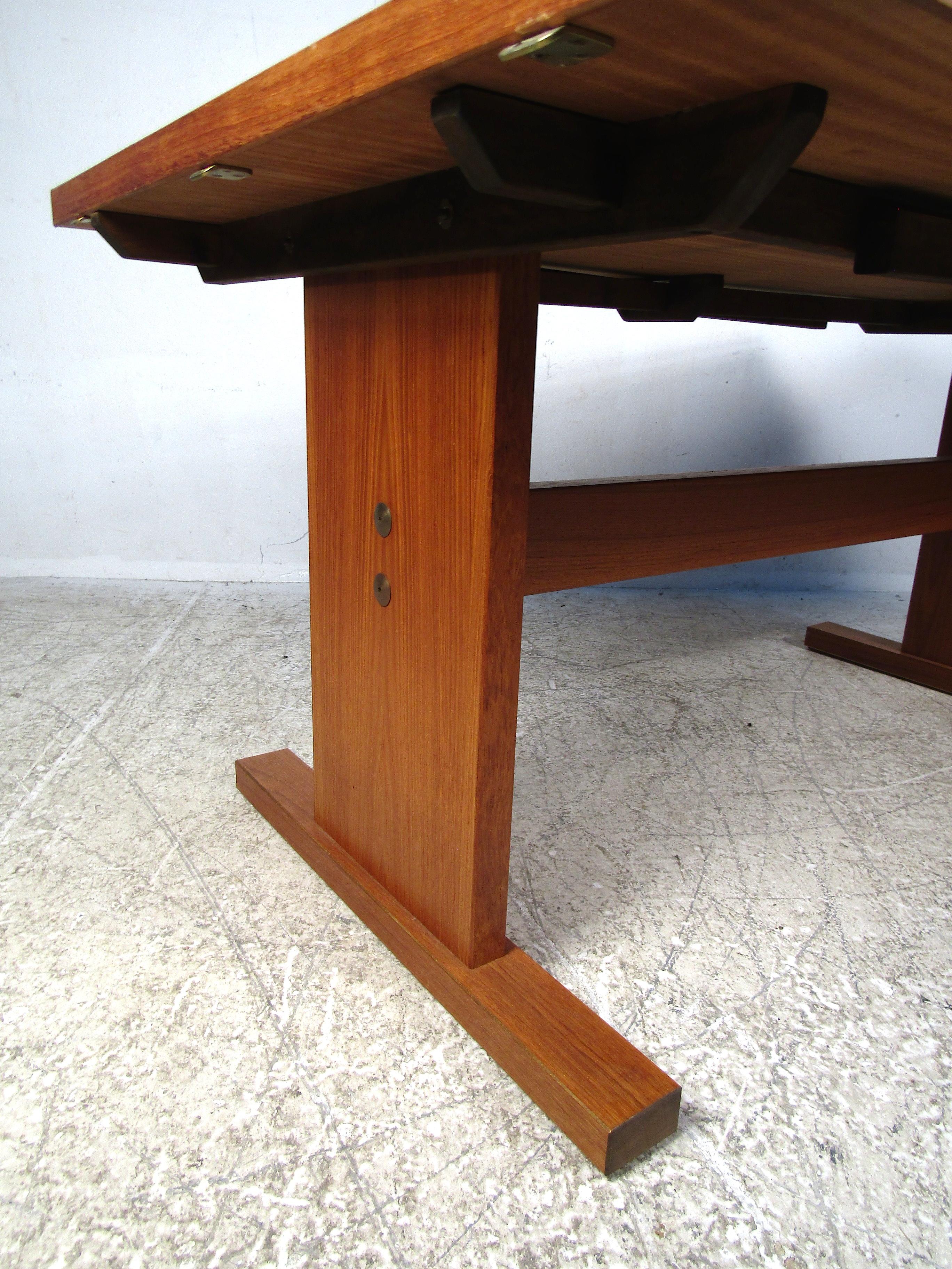 Danish Modern Drop-Leaf Dining Table with Tile Inlays In Distressed Condition For Sale In Brooklyn, NY
