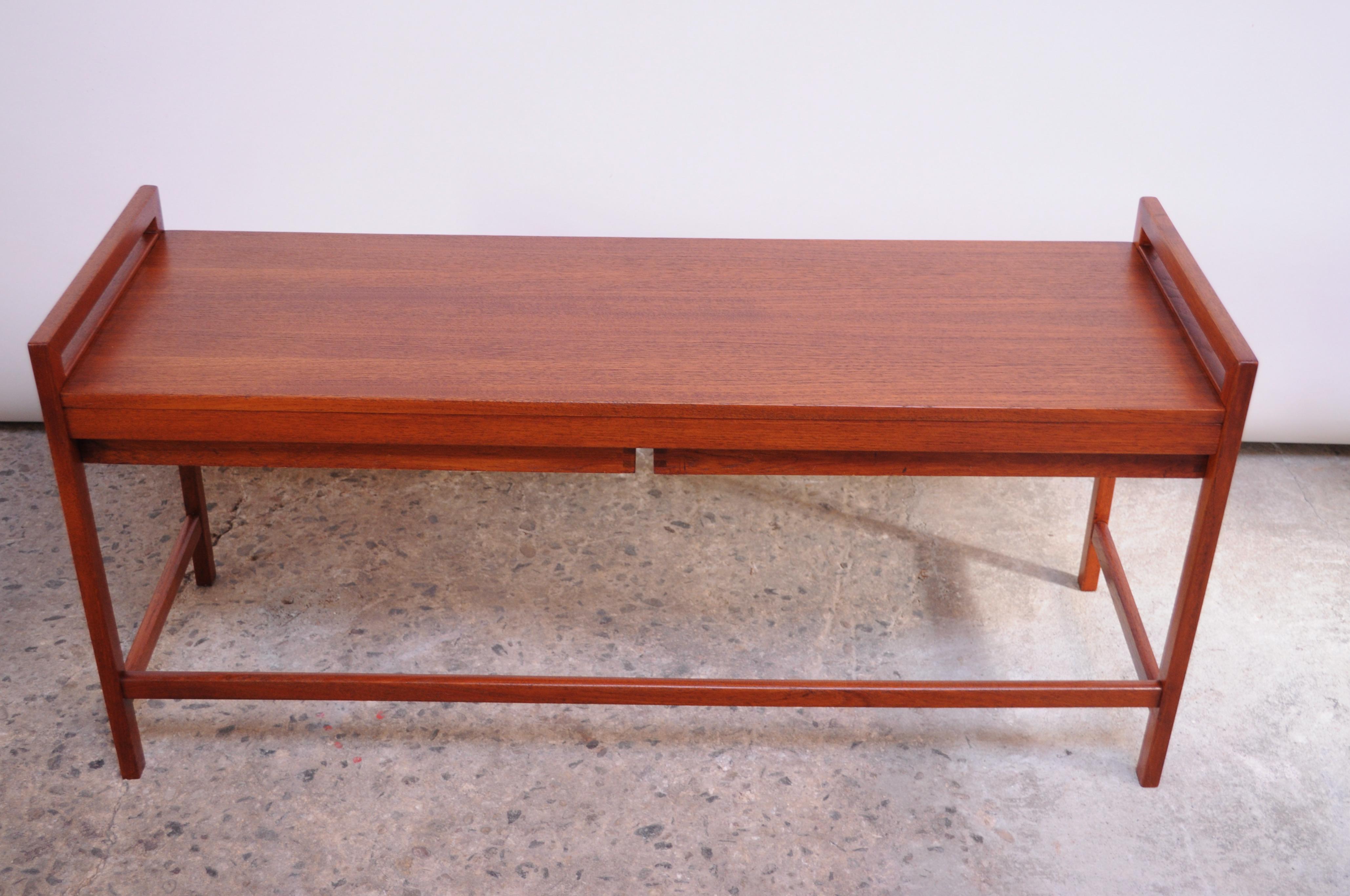 Danish Modern Dual-Drawer Teak Media Stand im Angebot 5