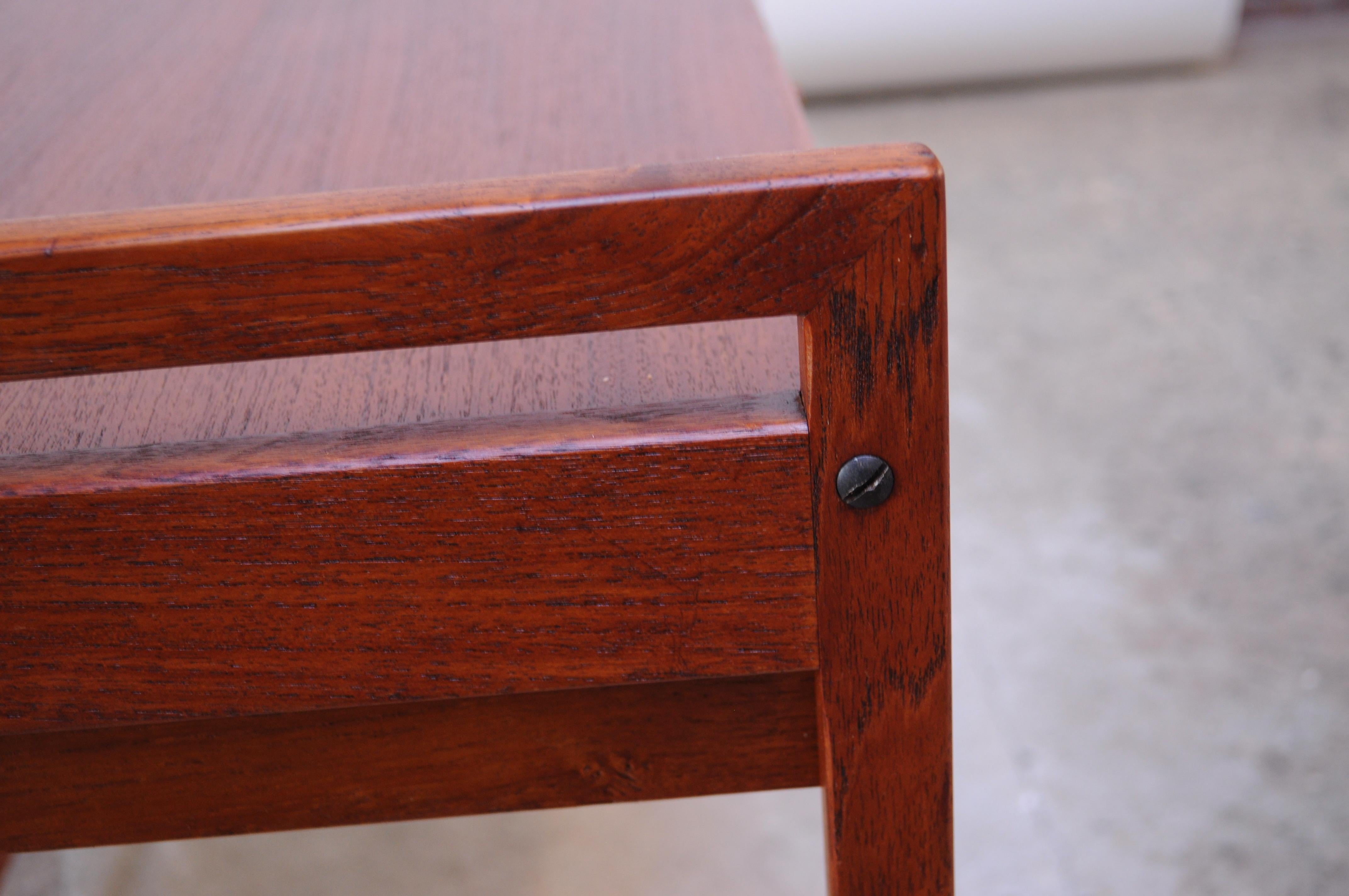 Danish Modern Dual-Drawer Teak Media Stand im Angebot 13