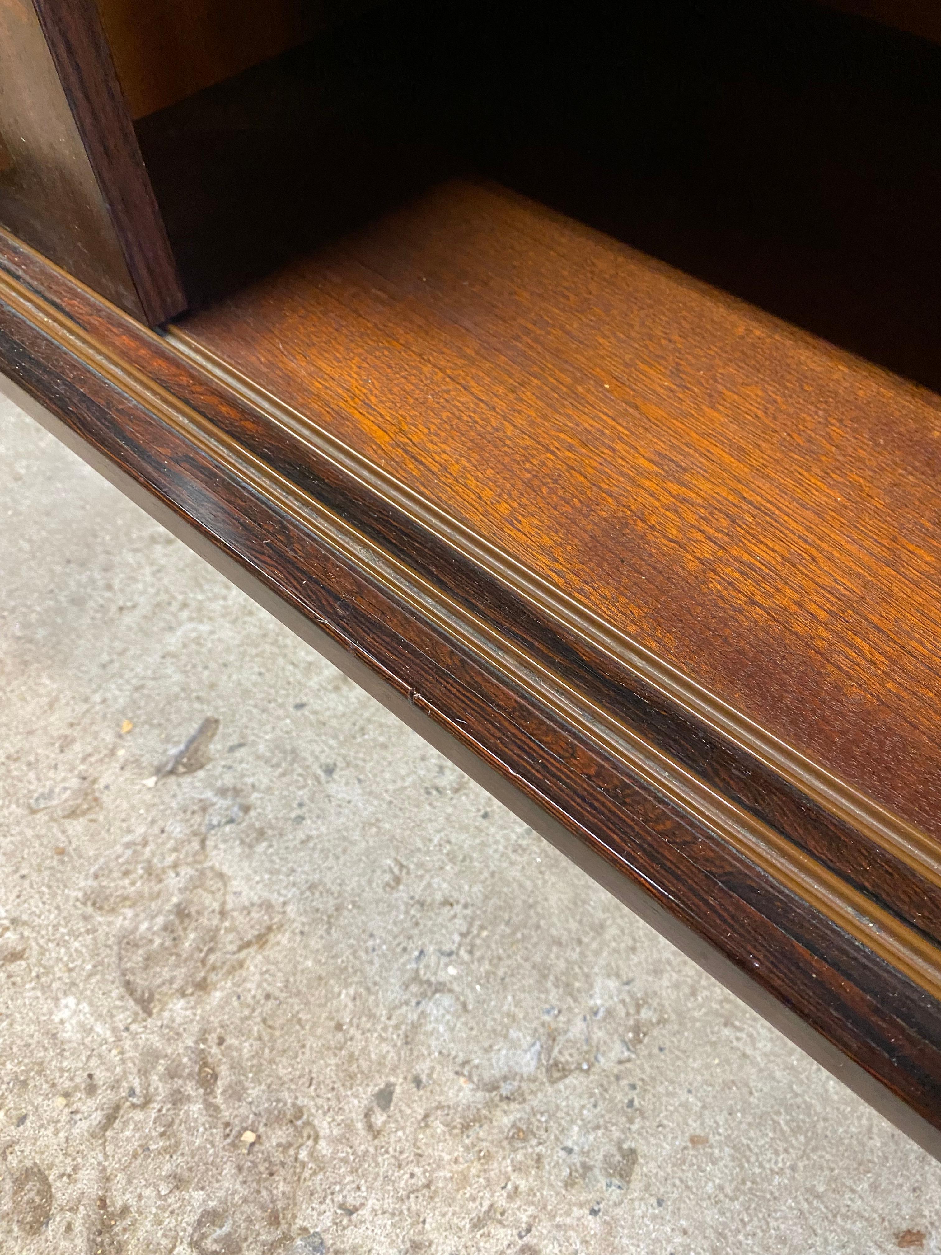 Credenza moderna danese Dyrlund a tre ante scorrevoli in legno di palissandro in vendita 11