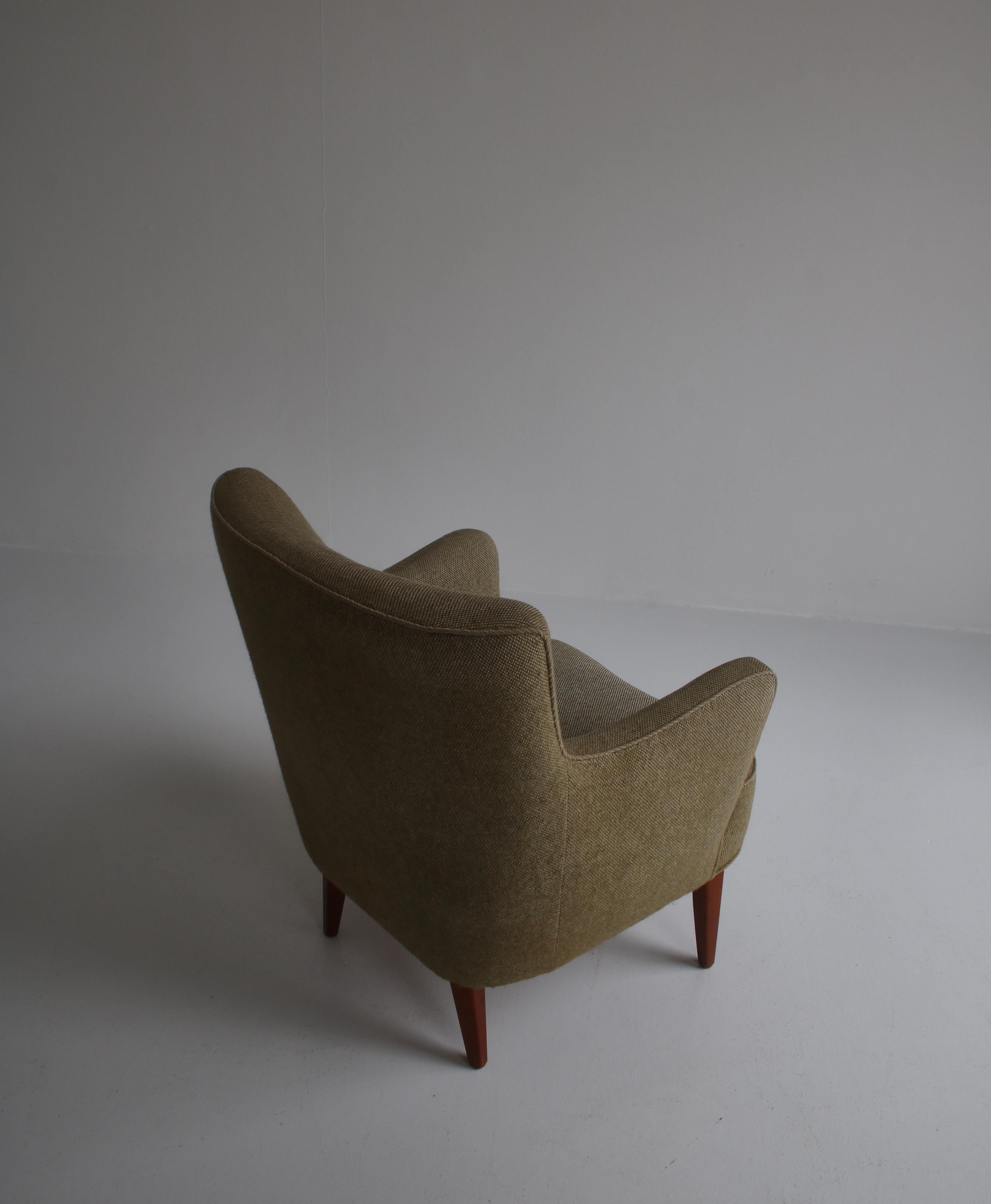 Danish Modern Easy Chair in Beech & Wool Upholstery by Hvidt & Mølgaard, 1950s For Sale 5