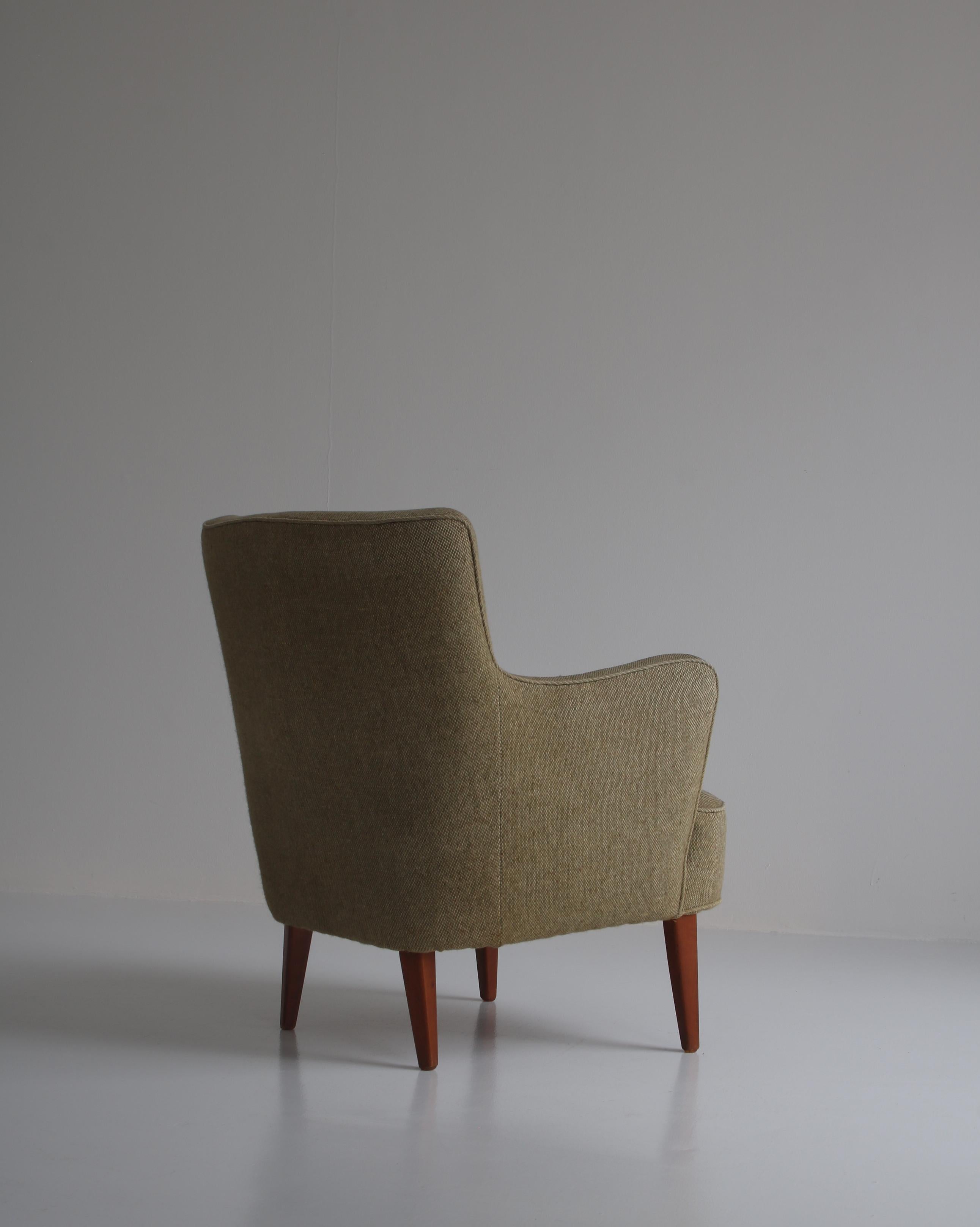 Fauteuil moderne danois en hêtre et rembourrage en laine par Hvidt & Mølgaard, années 1950 en vente 1