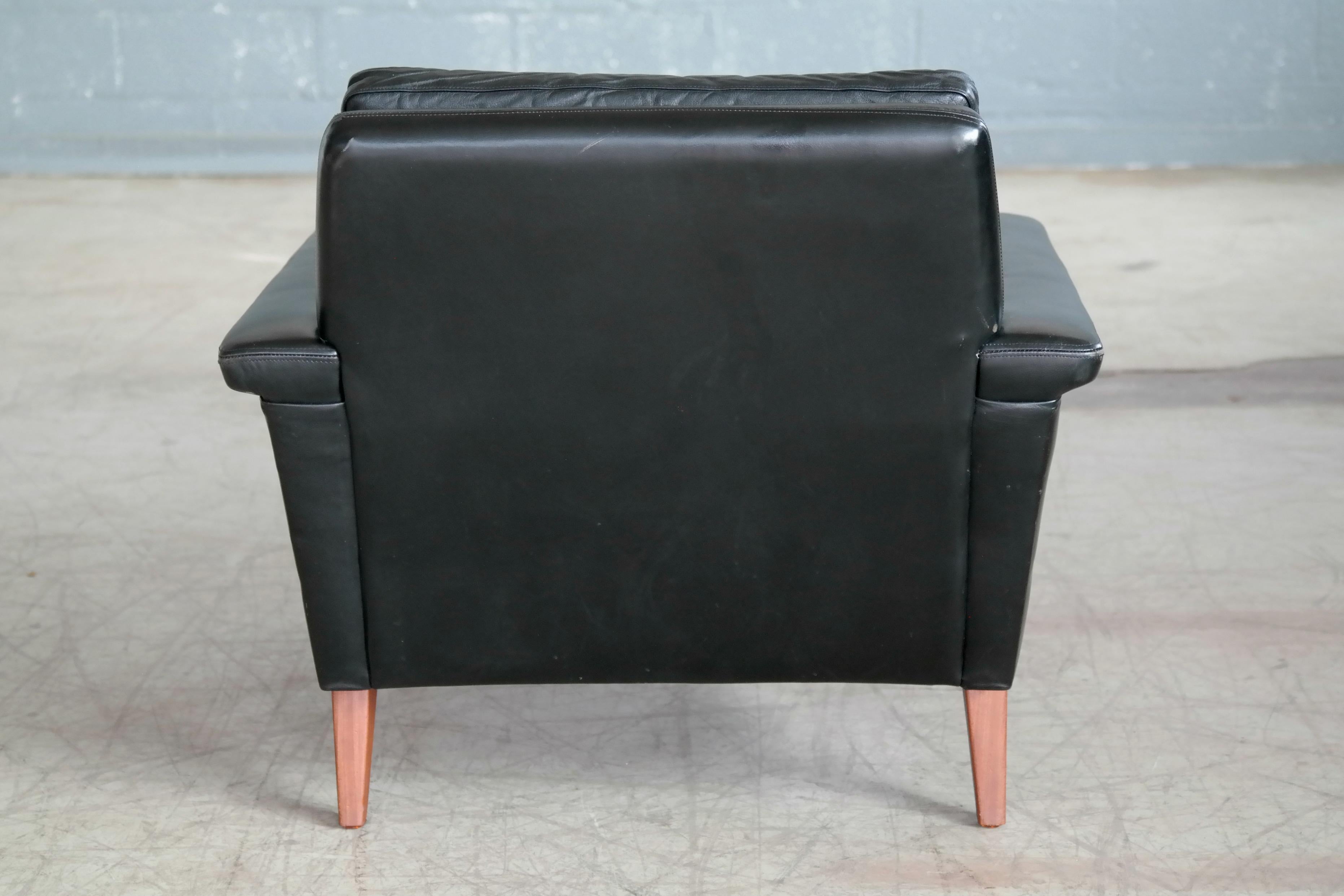 Danish Modern Easy Chair in Leather Attributed to Folke Jansson 4