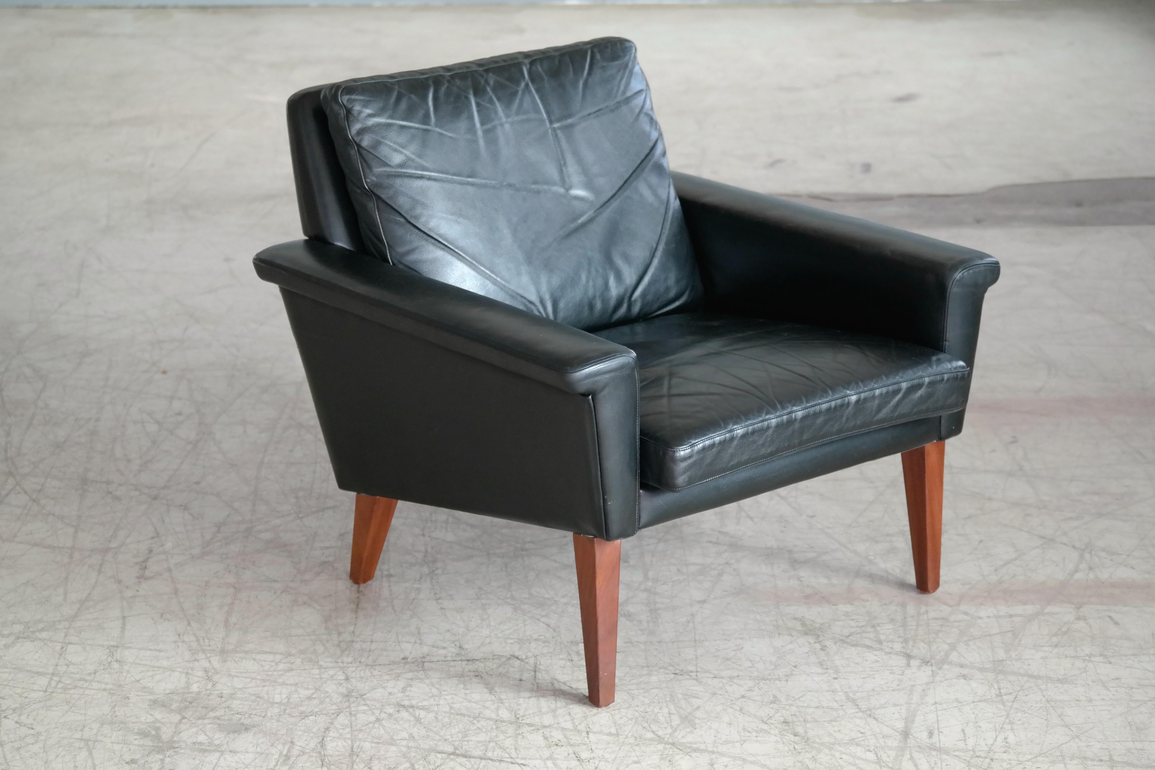 Swedish Danish Modern Easy Chair in Leather Attributed to Folke Jansson